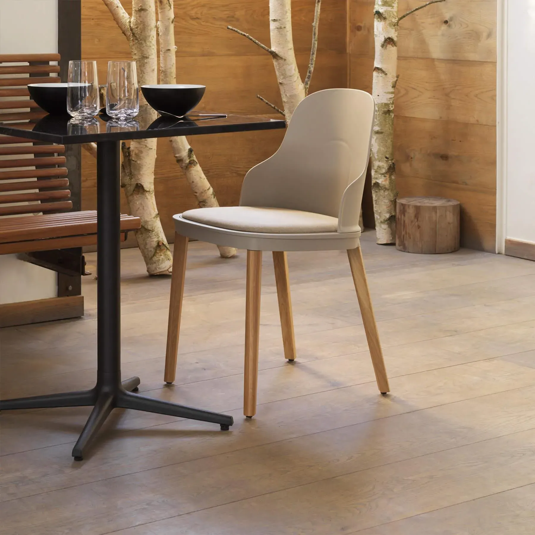 Round Bistro Table 4-Leg - Black, Cast Iron