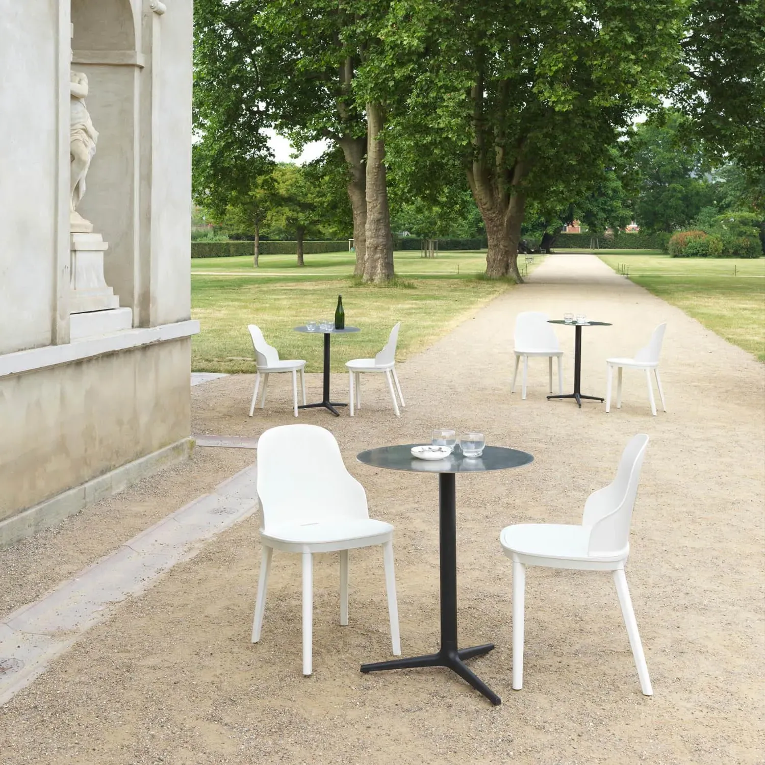 Round Dining Table 3-Leg - Black, Marble