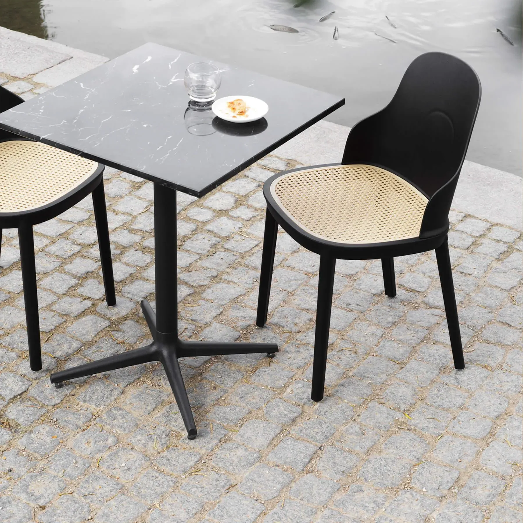 Round Dining Table 4-Leg - Black, Marble