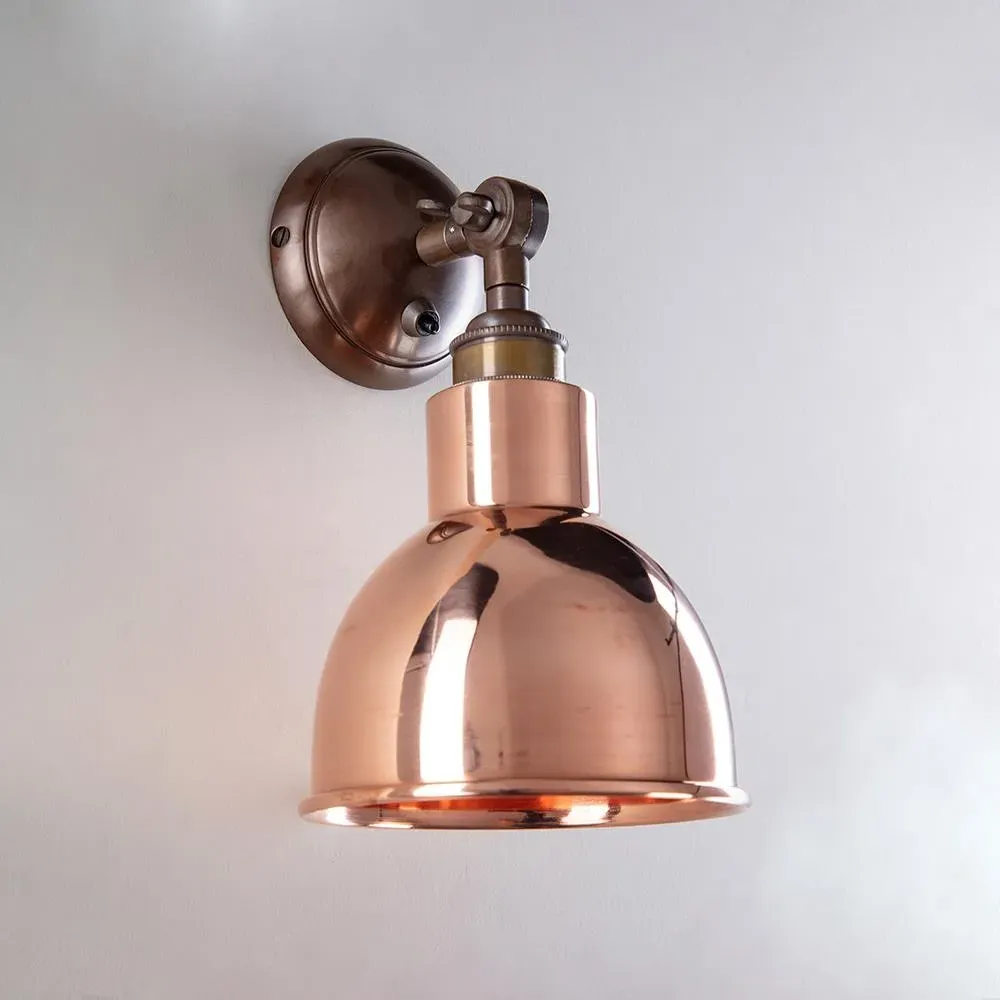 Short Arm Wall Light Switched - Brass, Metal