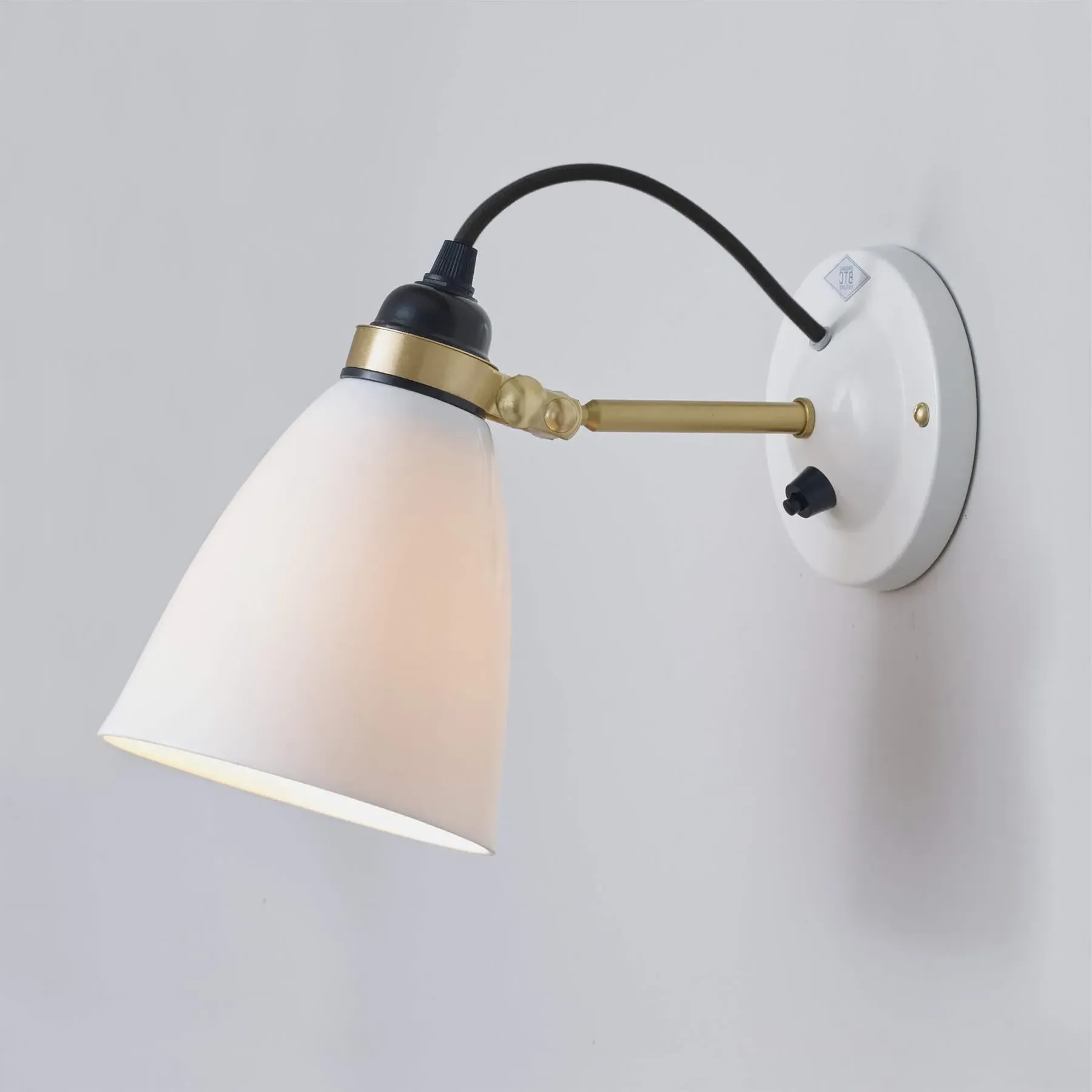 Hector 30 Wall Light with Switch - Black Cable, Brass