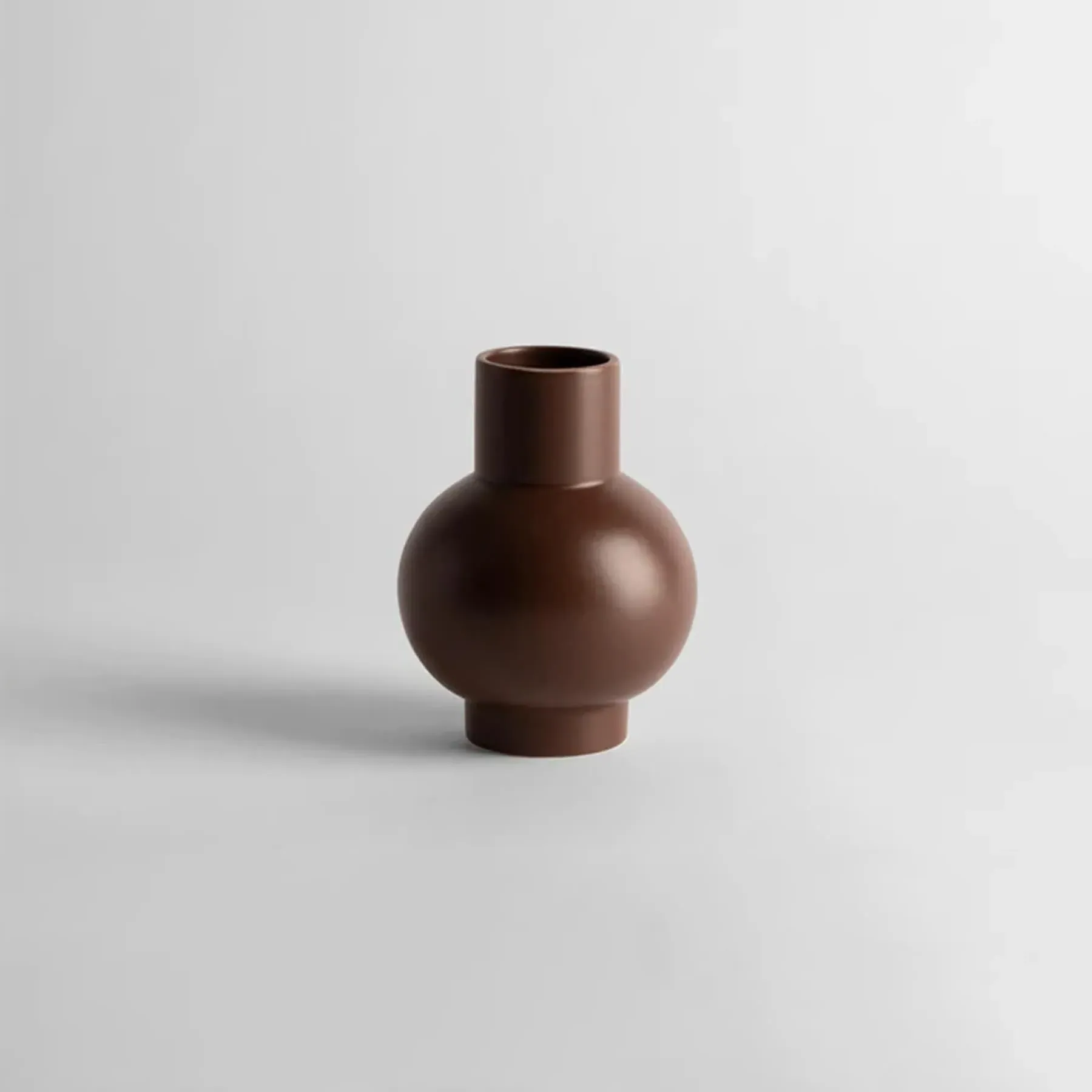 Small Vase with Geometric Design - Chocolate image