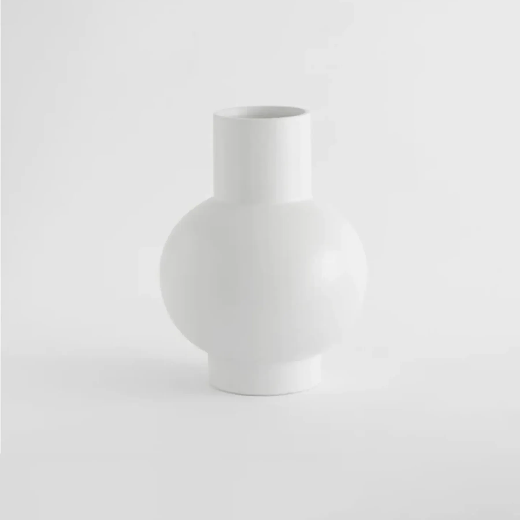 Strom Large Vase - Vaporous Grey, Earthenware