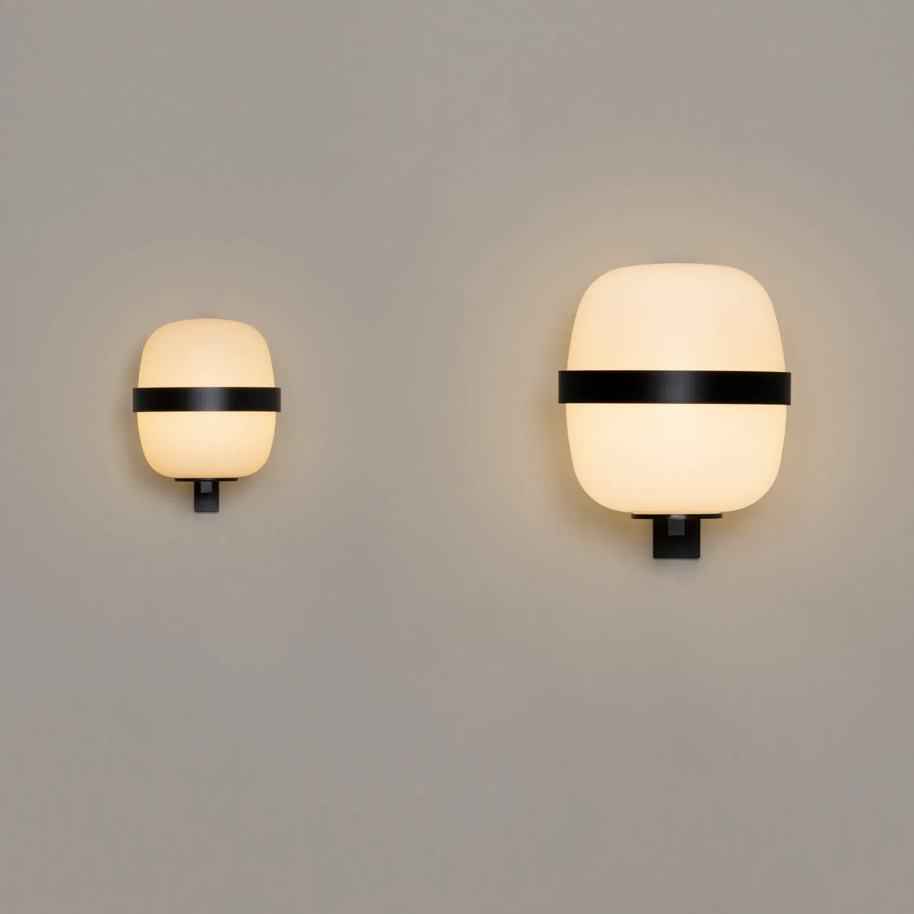 Wall Light with Globe Shade - Black, Metal