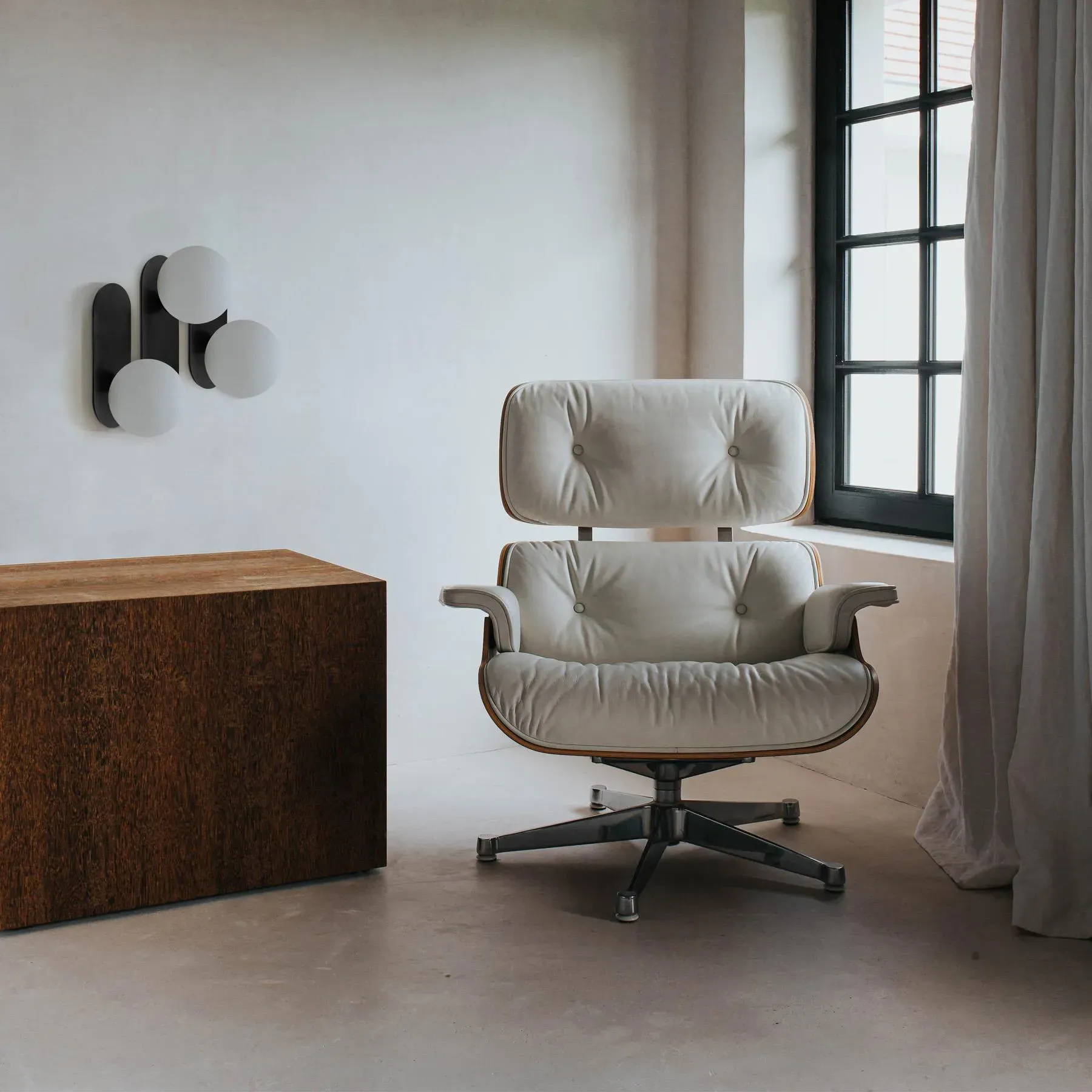 Medium Wall Light with Globe - Burnished Brass