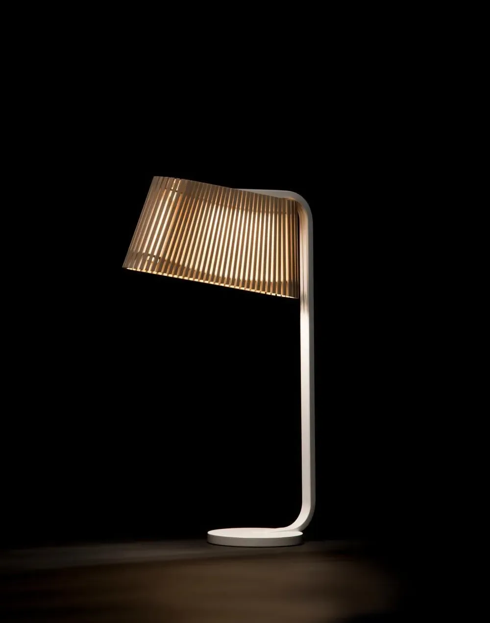 Table Lamp with Compact Design - Walnut, Birch