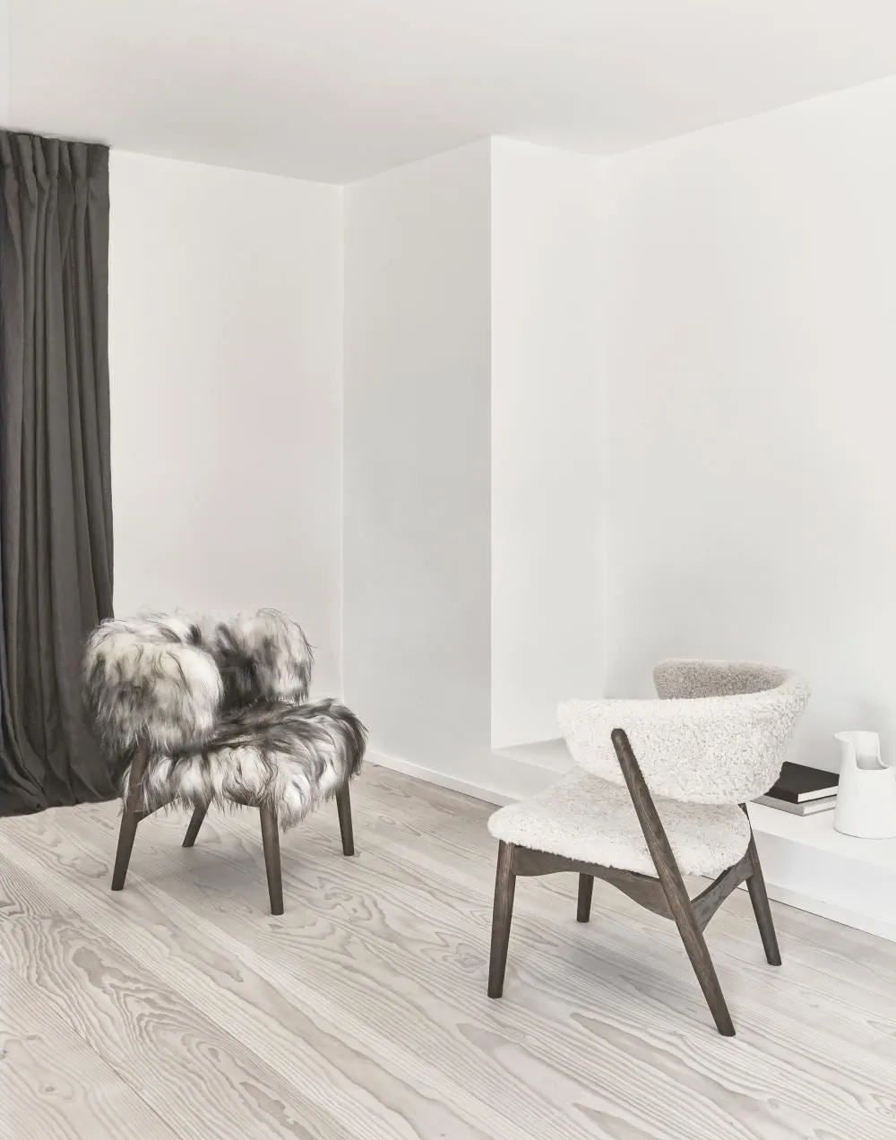 Lounge Chair with Sheepskin - Moonlight, Oak