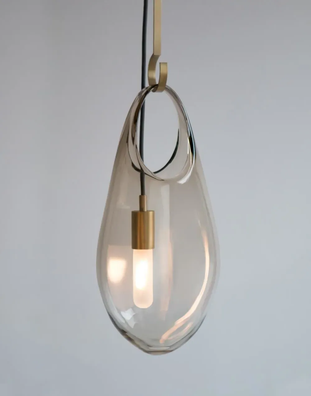 Hold 18 Pendant Light - Olivin, Brass