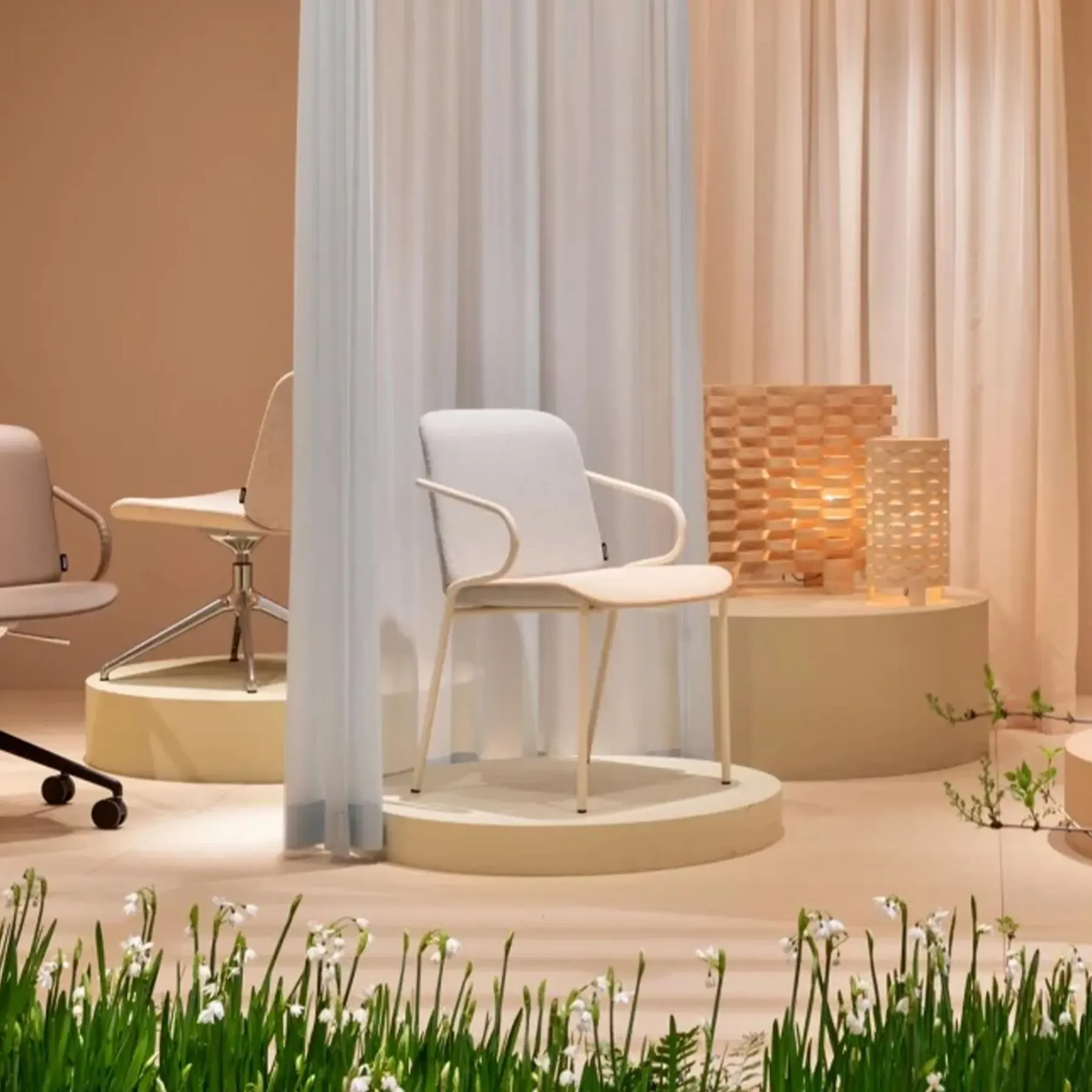 Amstelle Armchair - Barnum 05, White Steel