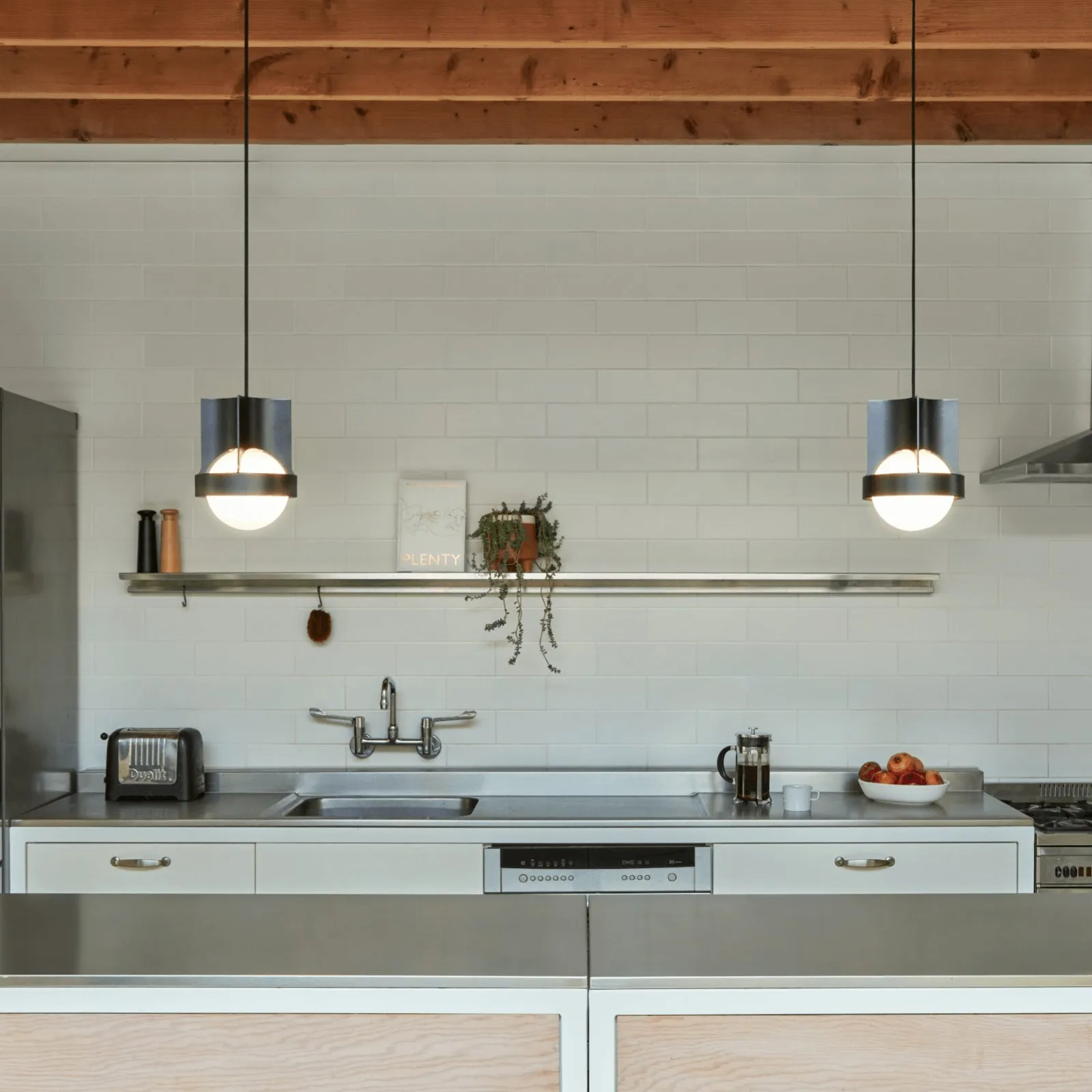 Loop Pendant Light with Sphere III - Gold, Aluminium