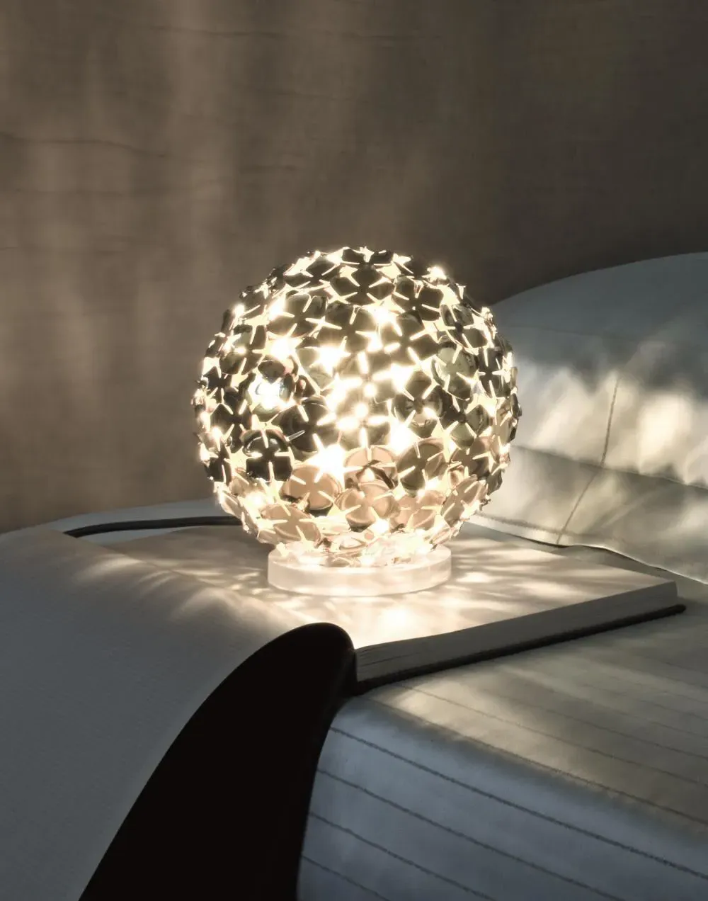 Orten'zia Small Table Lamp - Nickel