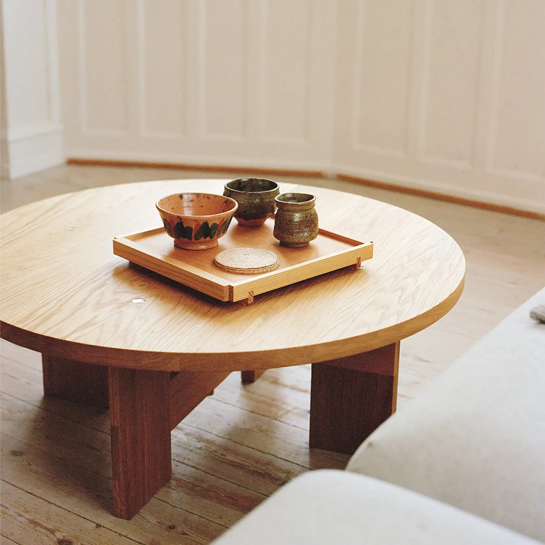 Mio Coffee Table with Steel Details - Oak
