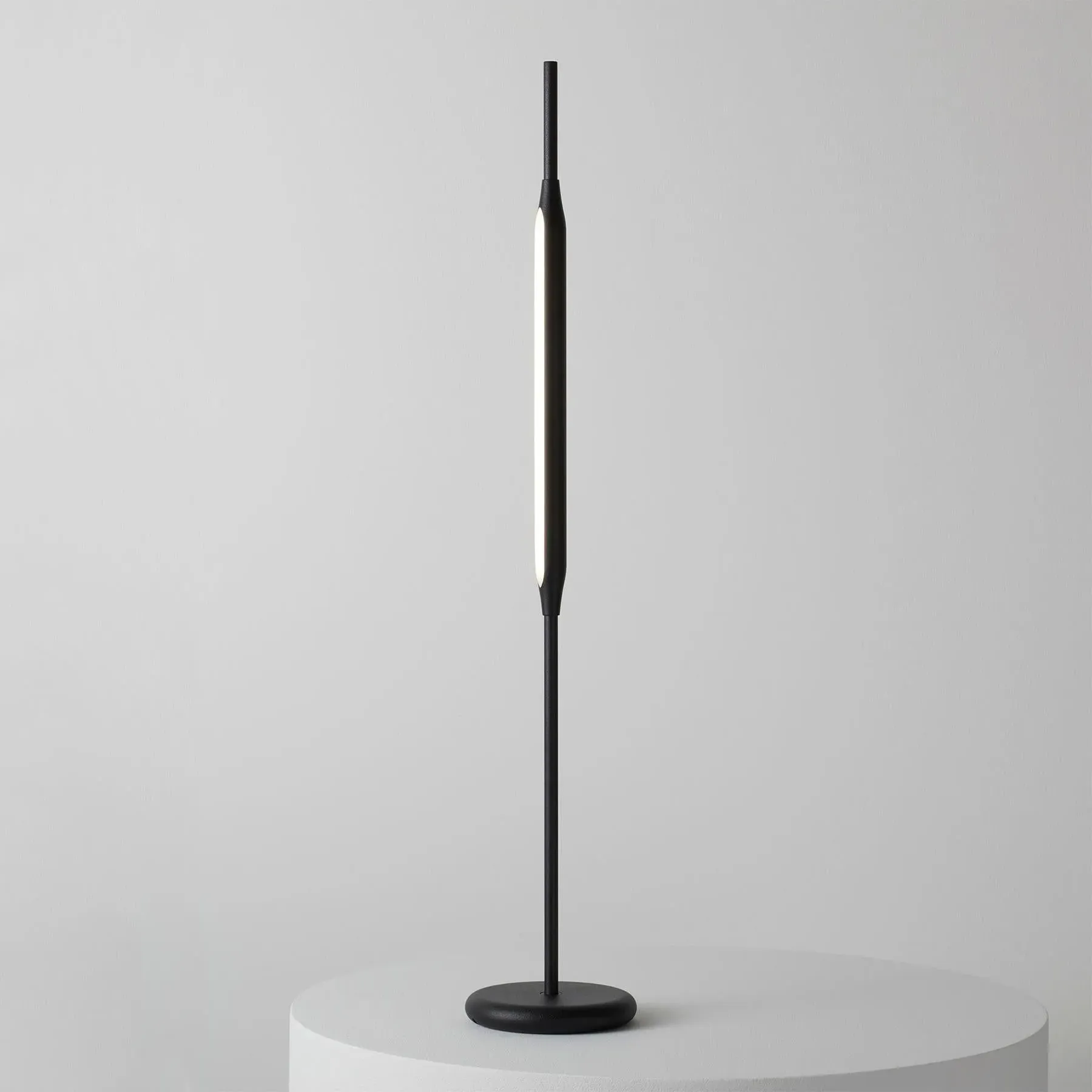 Small Reed Table Lamp - Black, Metal image