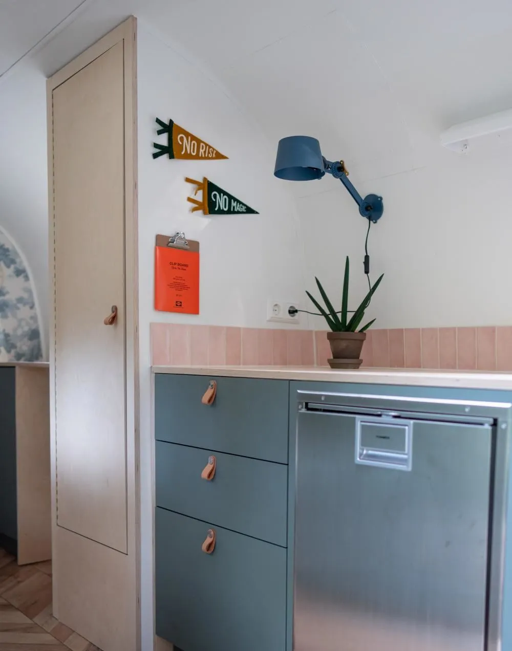 Side Fit Wall Lamp with Cable - Ash Grey