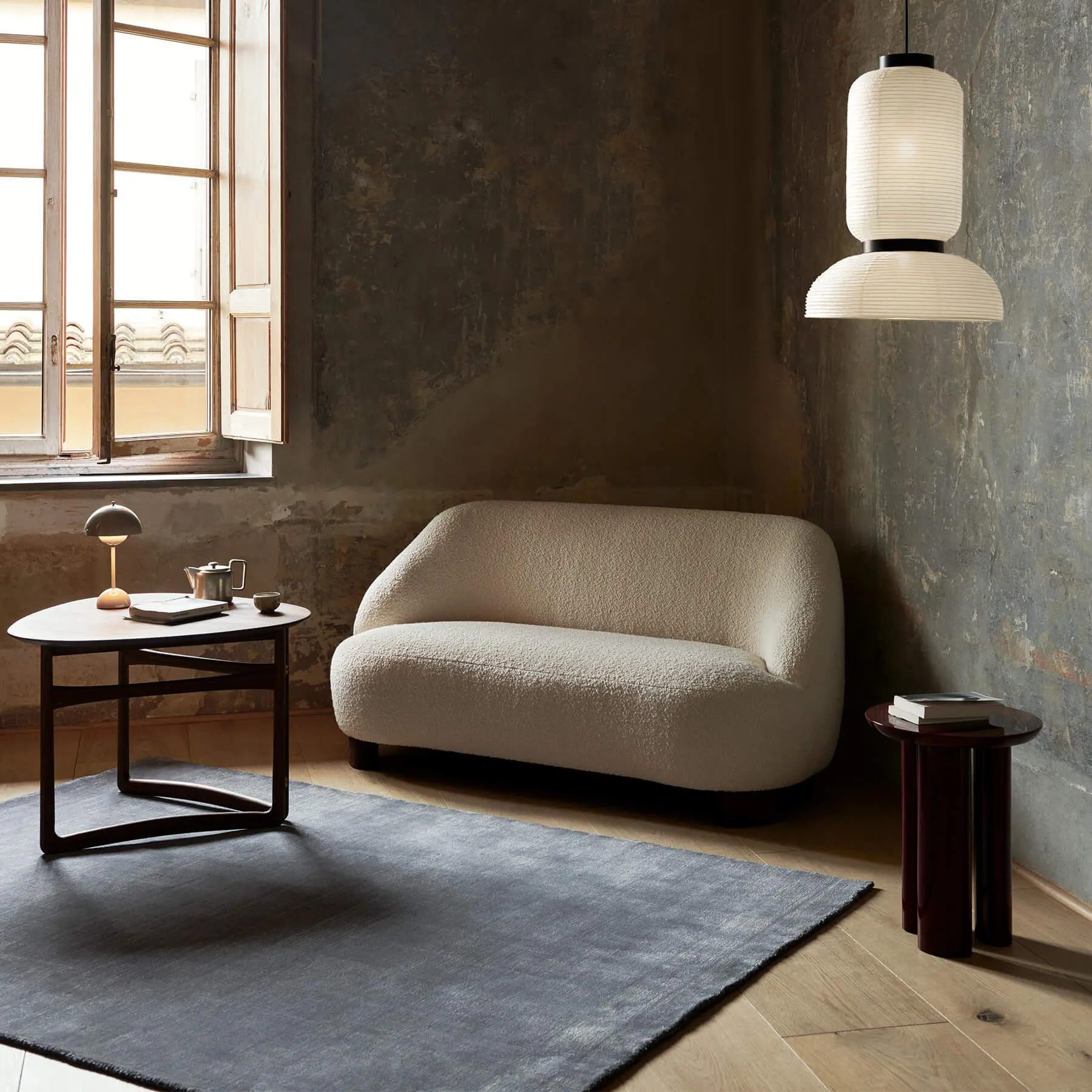 LC3 Margas 2-Seater Sofa - Gentle 133, Oiled Walnut