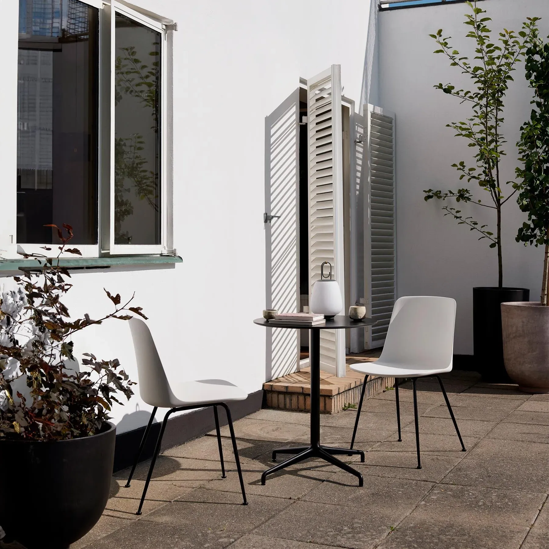 Outdoor Chair with Ergonomic Design - White