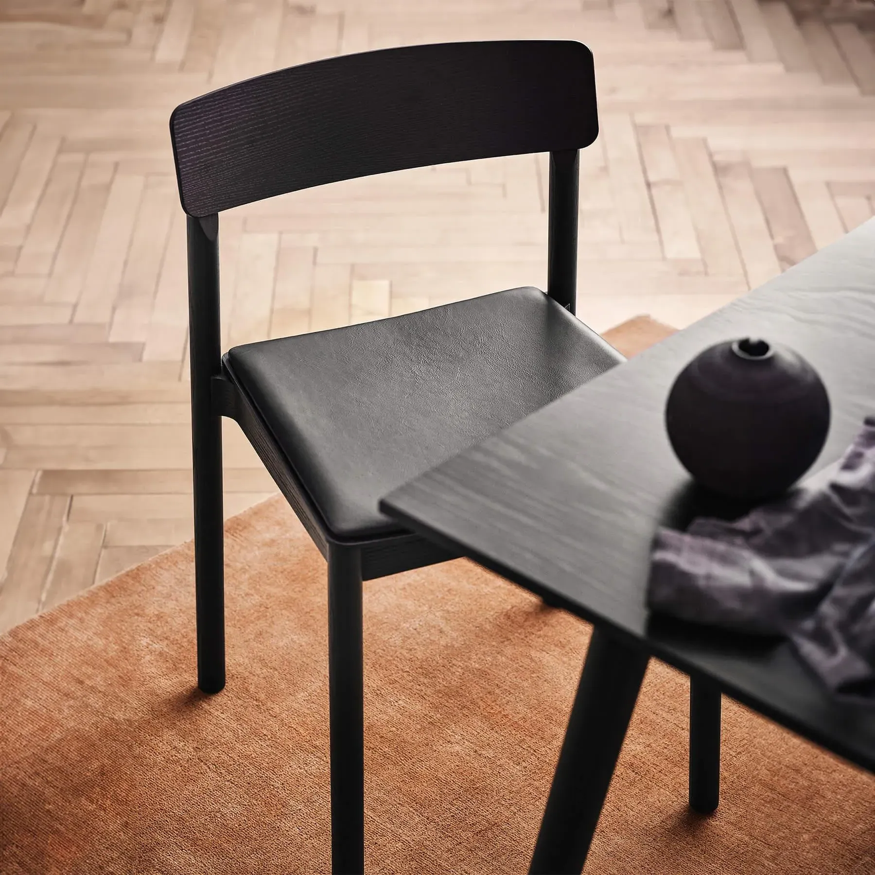 TK2 & TK3 Betty Chair - Hallingdal, Smoked Oak