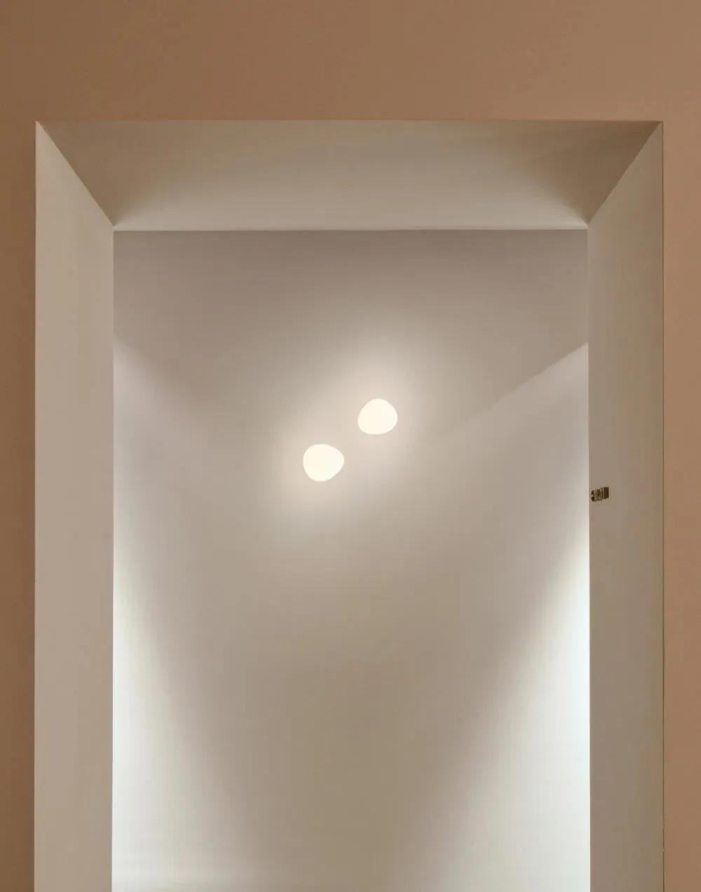 Suite Wall Light with Shelf - White