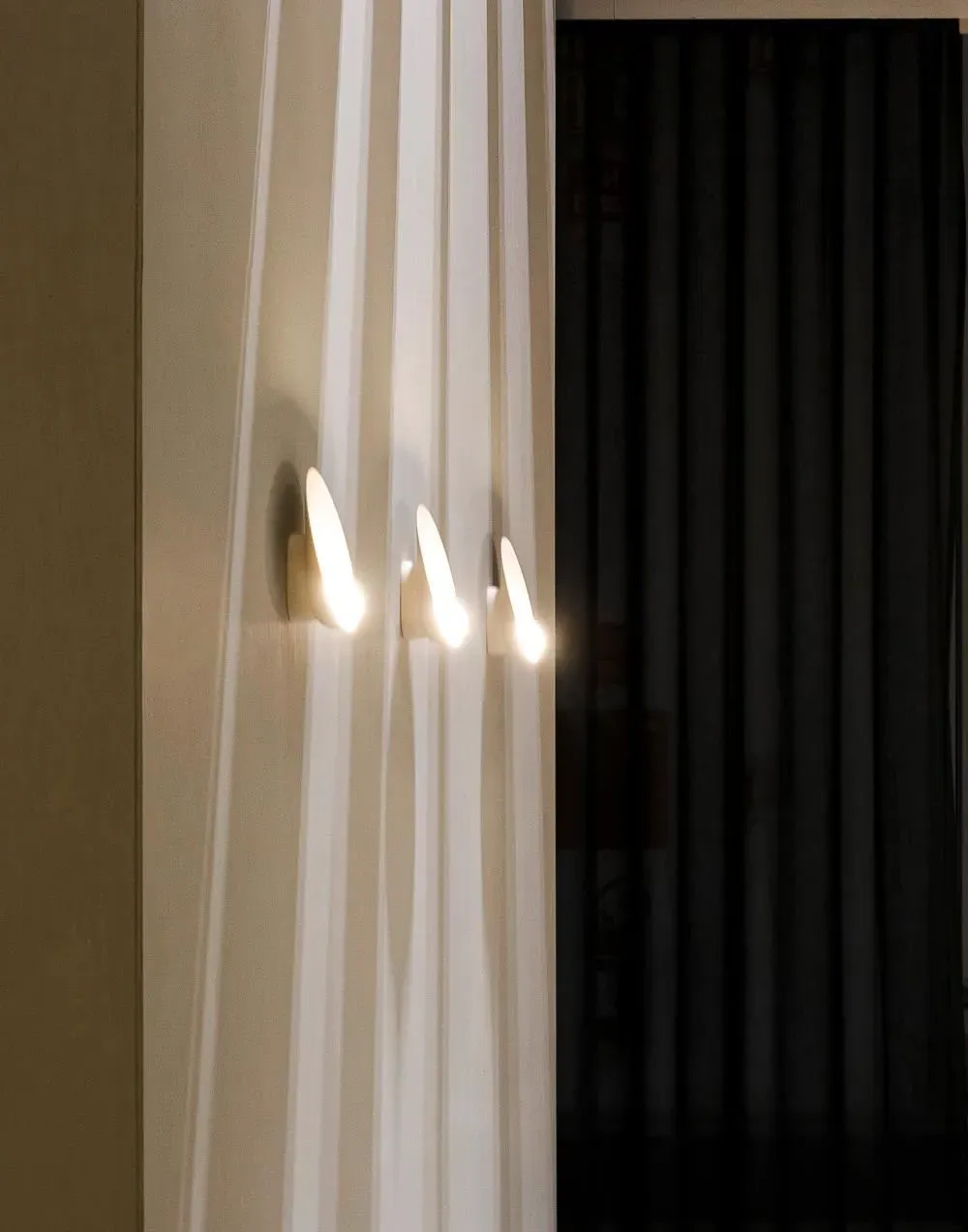 Wall Light with Opal Glass - White