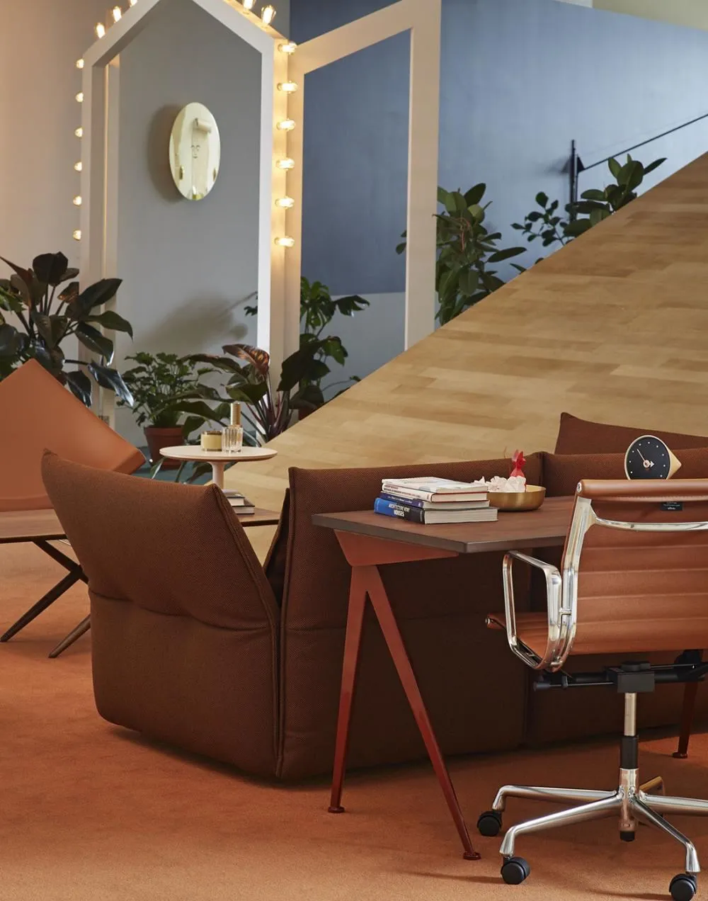 Compas Direction Desk - Dark Oak, Metal