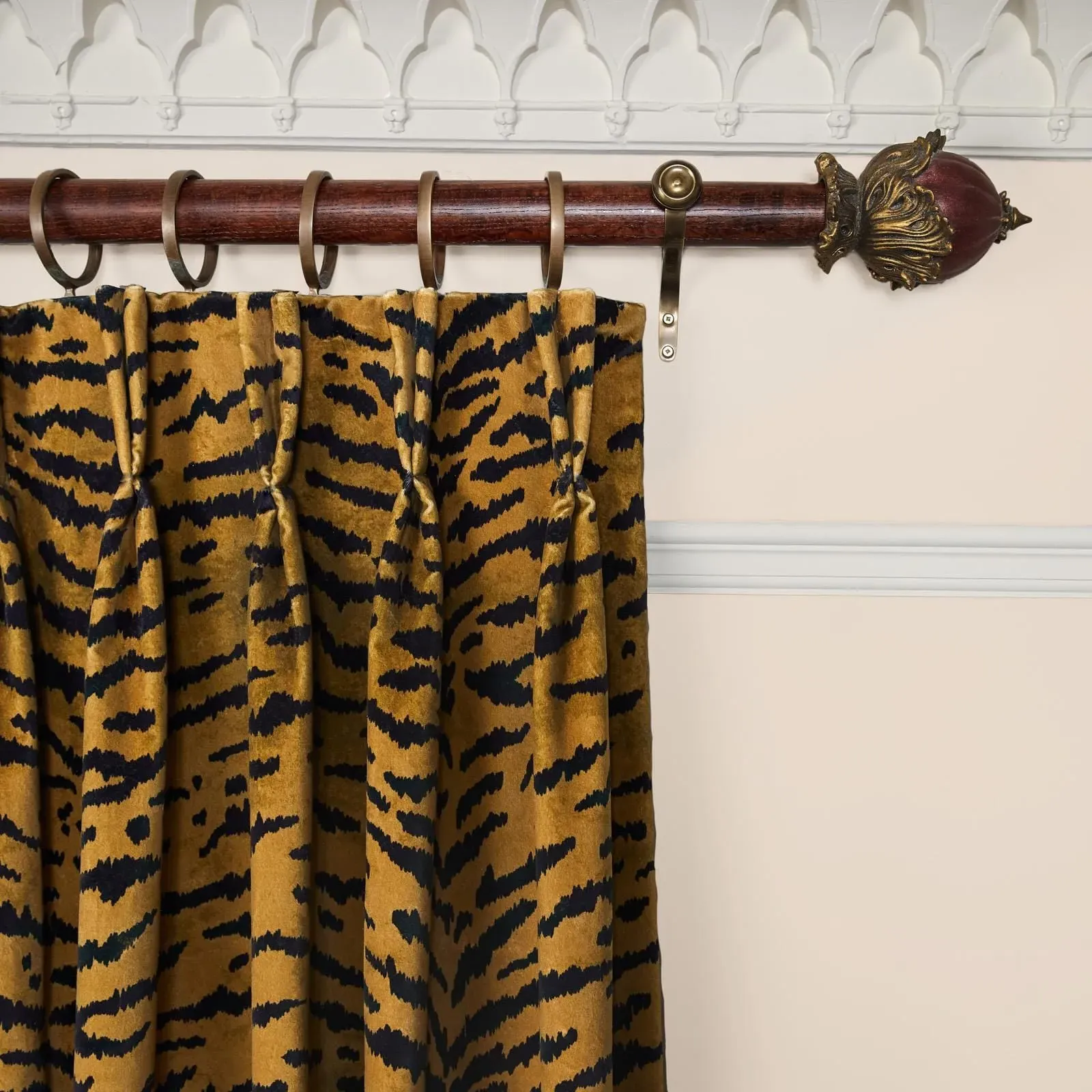 TIGRE Velvet Curtain - Taupe image