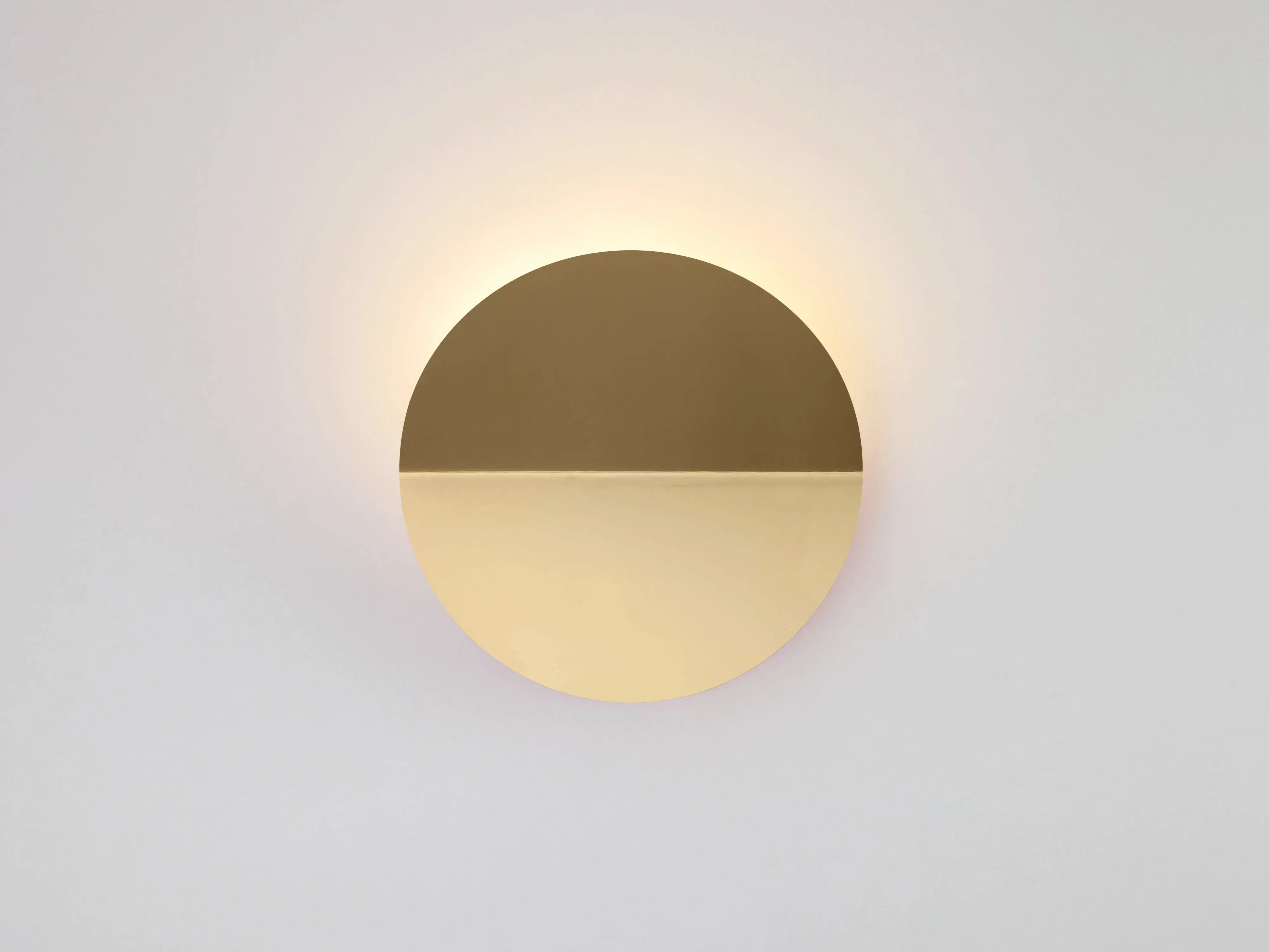 brass-diffuser-wall-light image