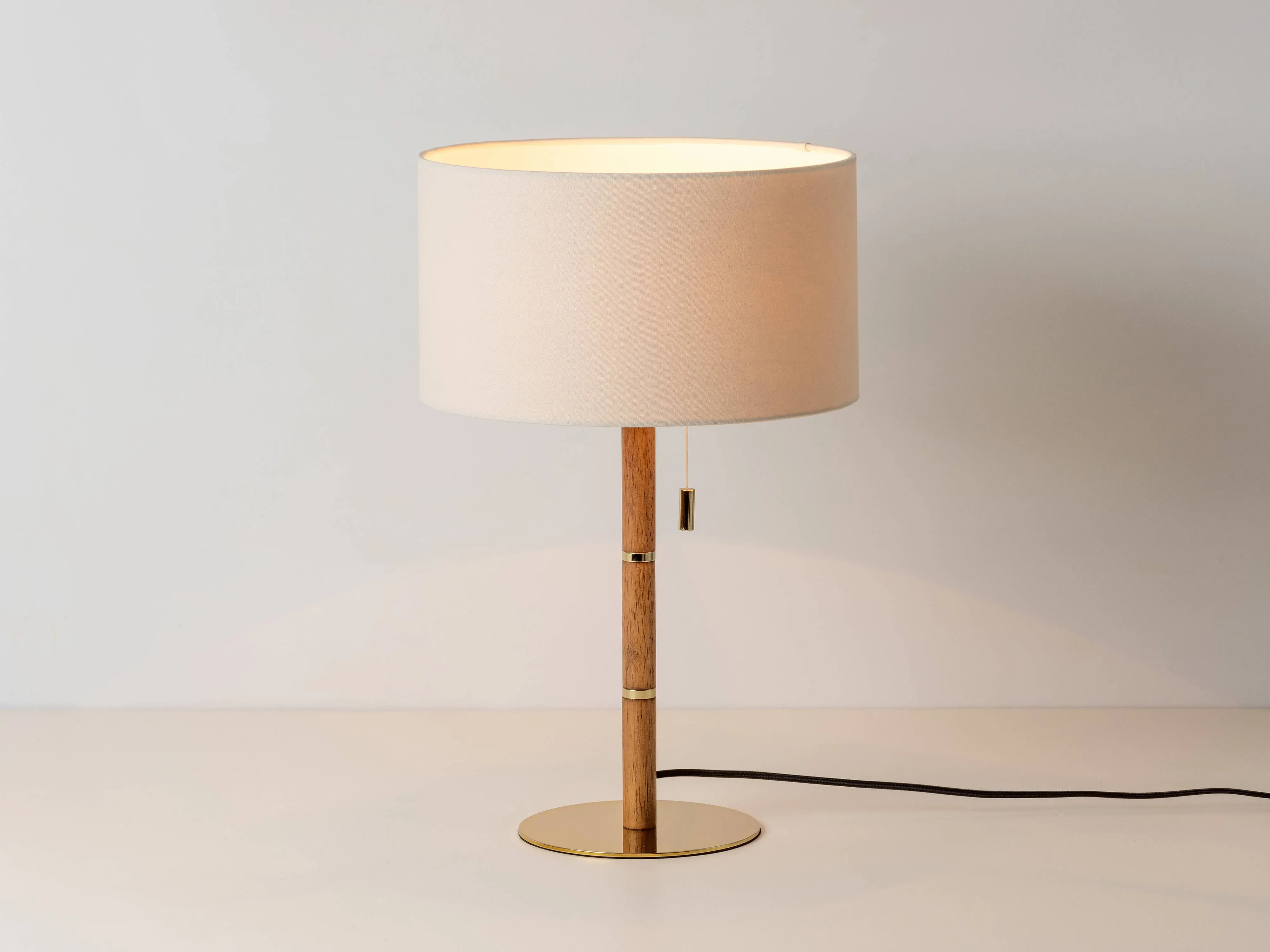 wooden-and-brass-disk-table-lamp image