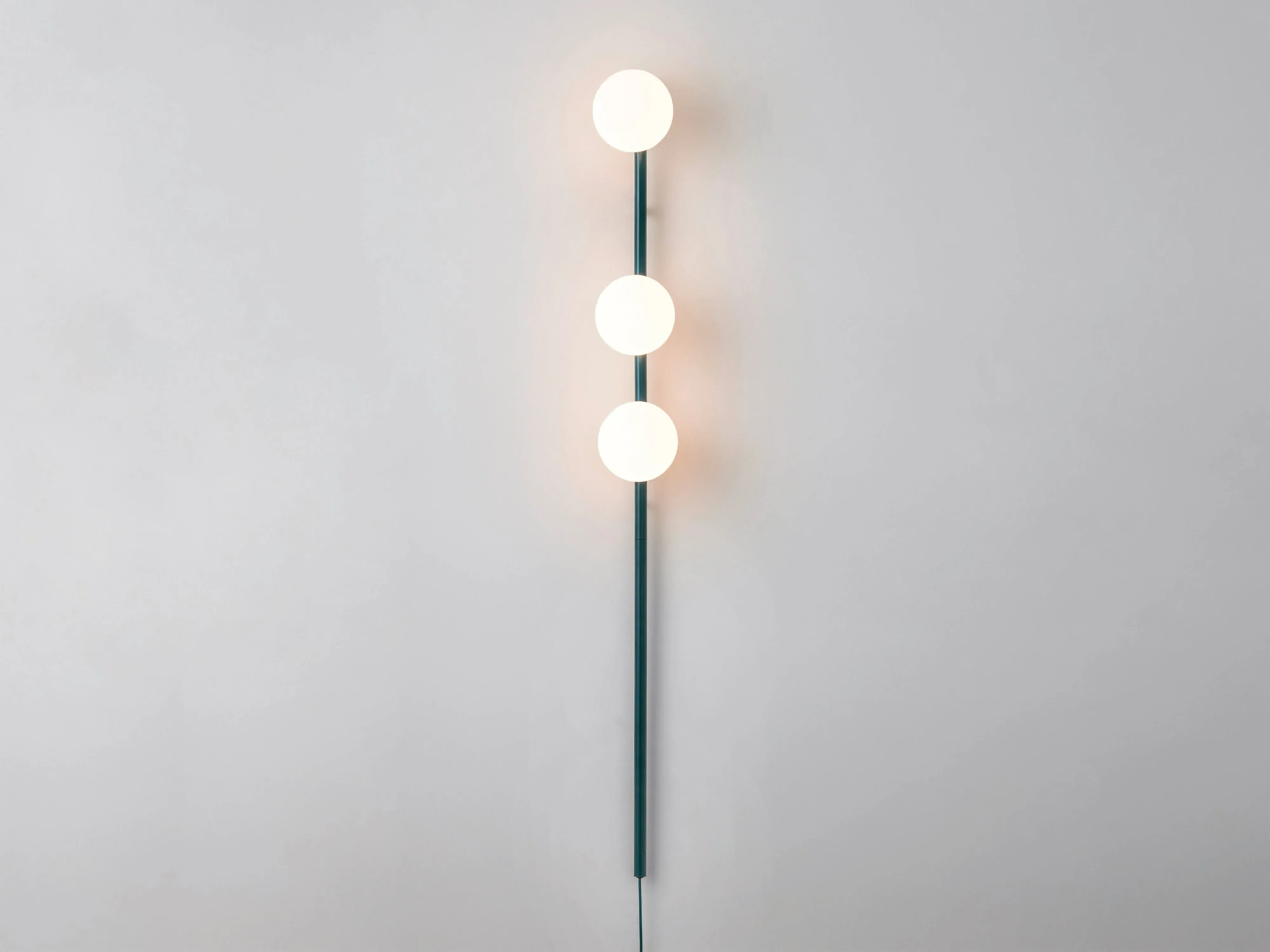 Bar Opal Ball Wall Light - Pine
