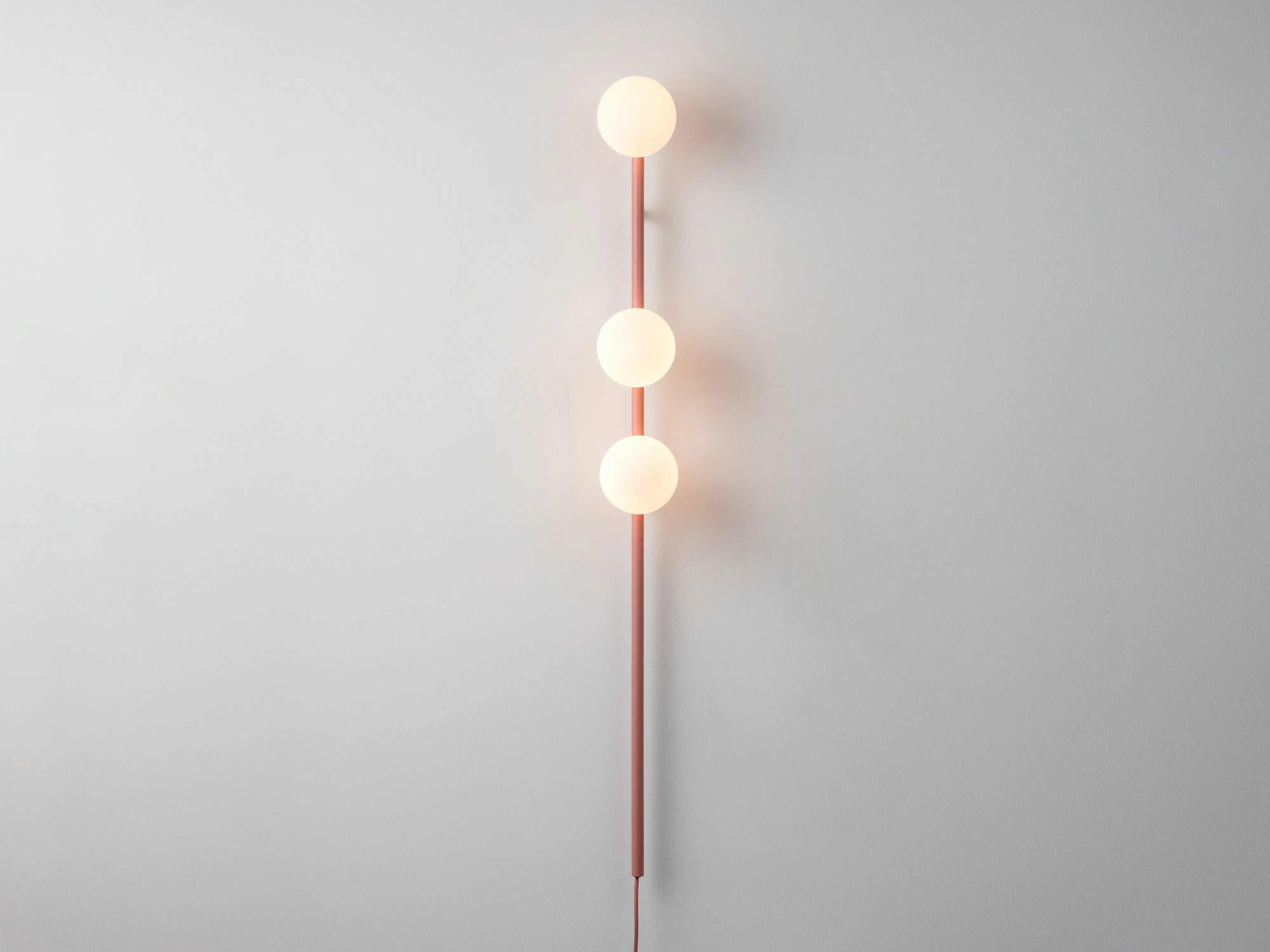 Bar Opal Ball Wall Light - Pink