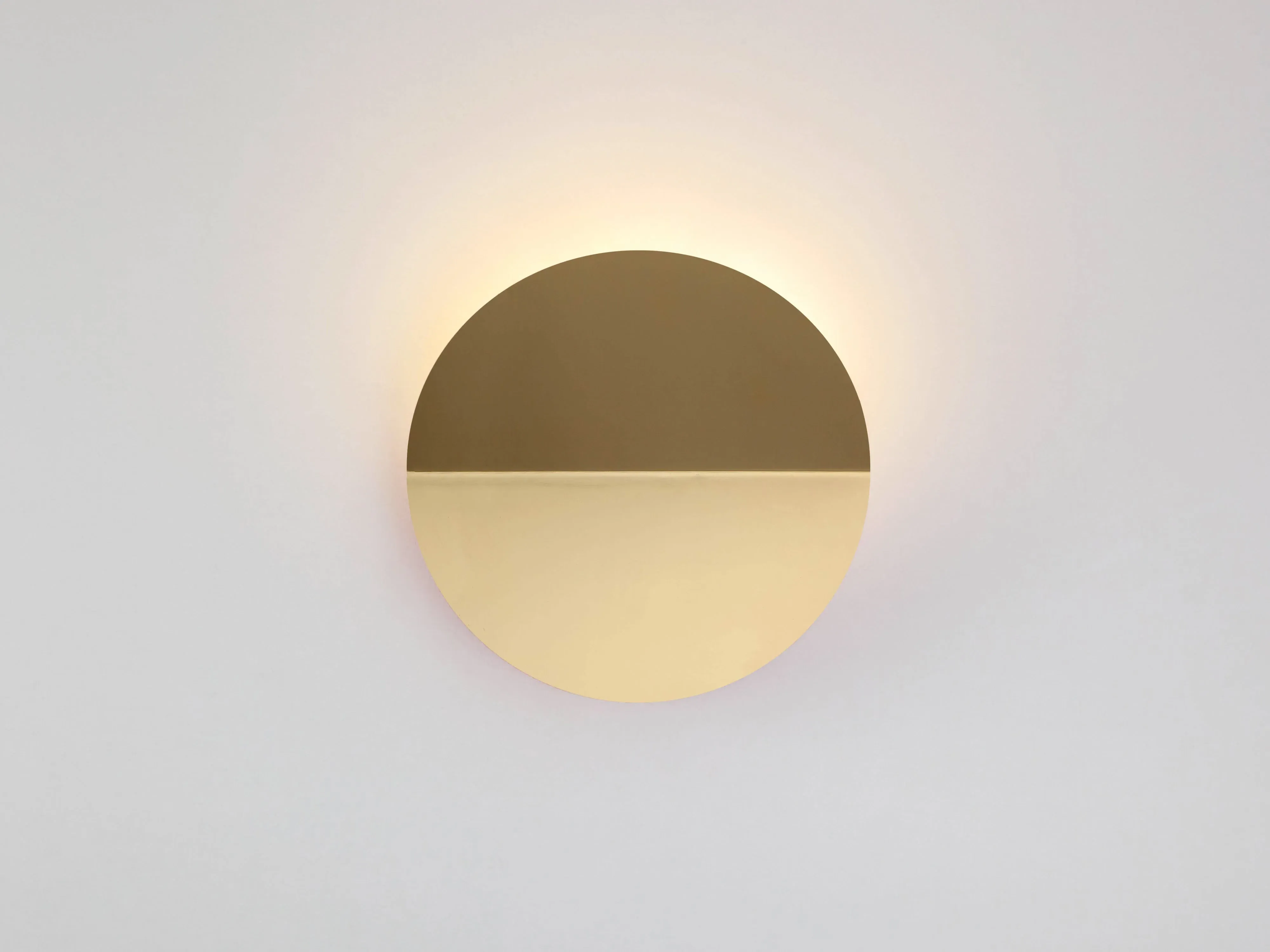 Circular Diffuser Wall Light - Brass
