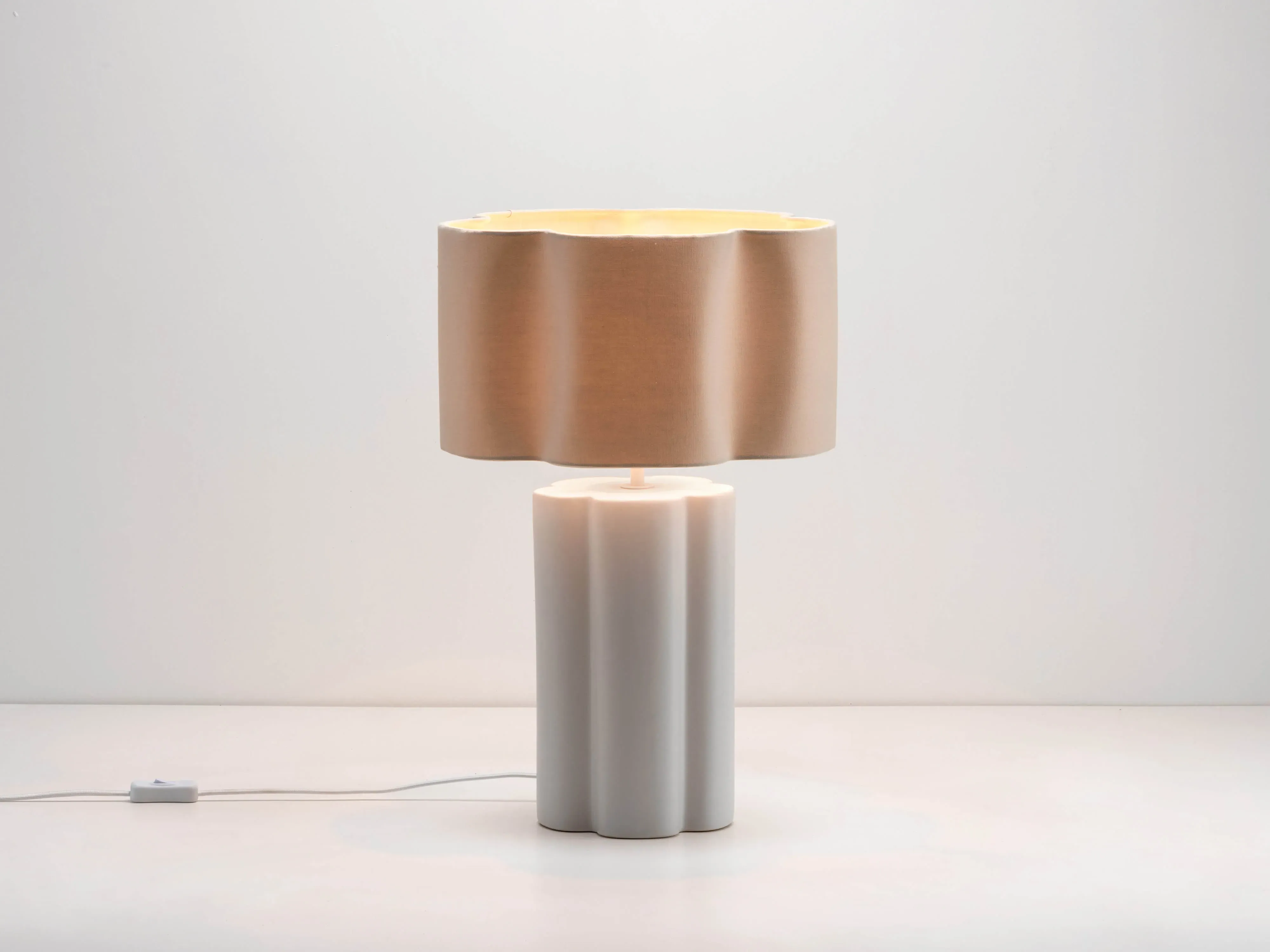 Flower Ceramic Table Lamp - White image