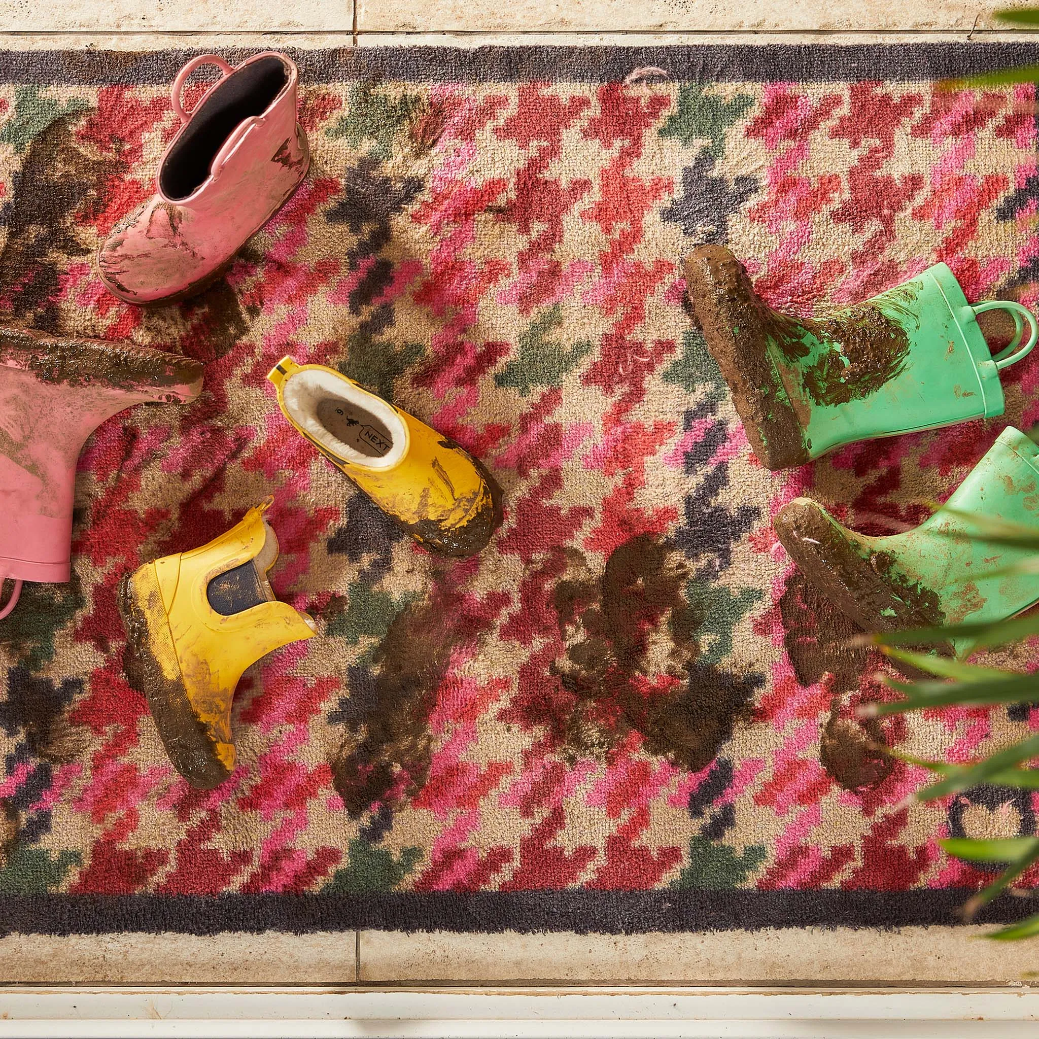 Designer 27 Houndstooth Doormat - Beige product