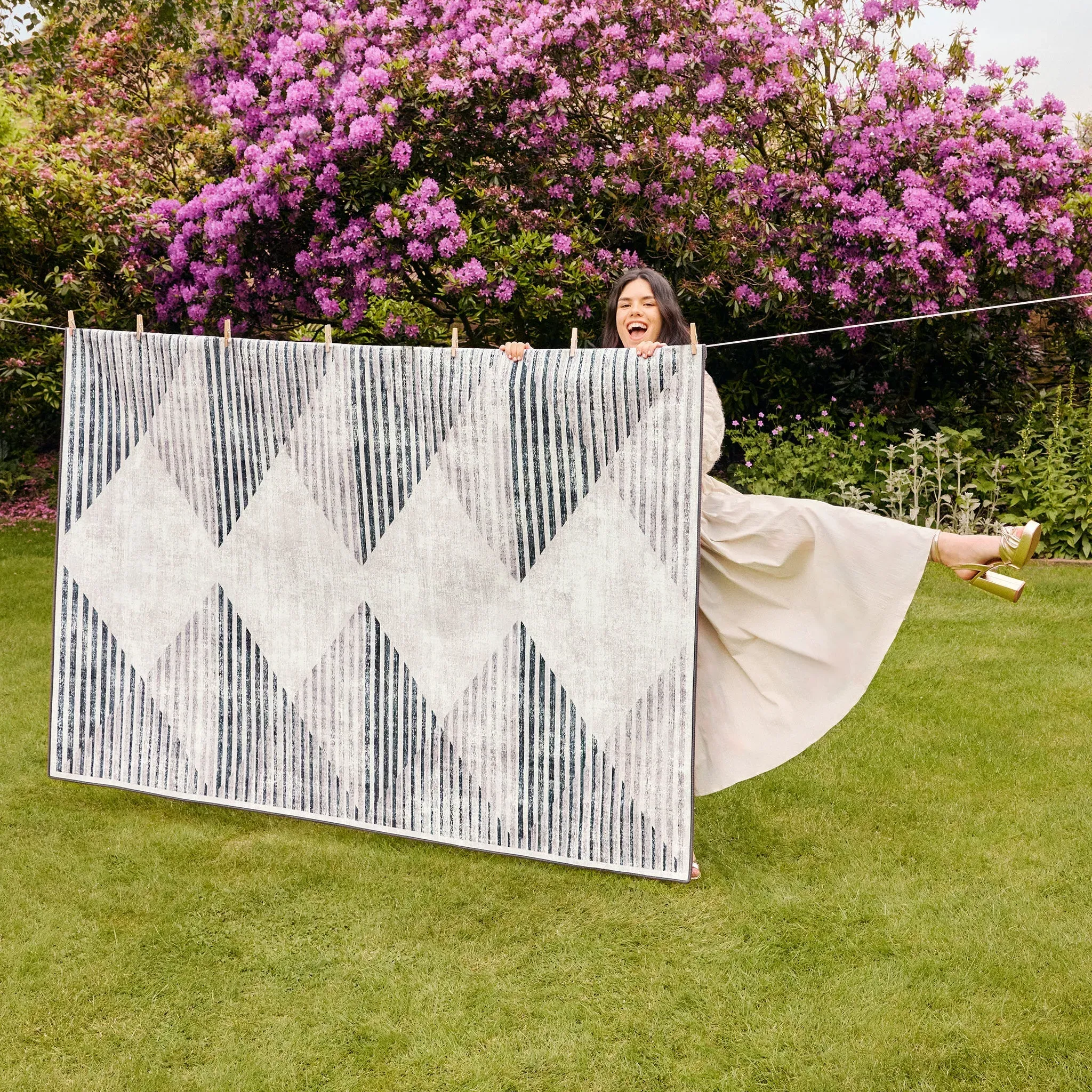 Hug Rug Chevron Eco-Washable Rug - Charcoal, Recycled Polyester product