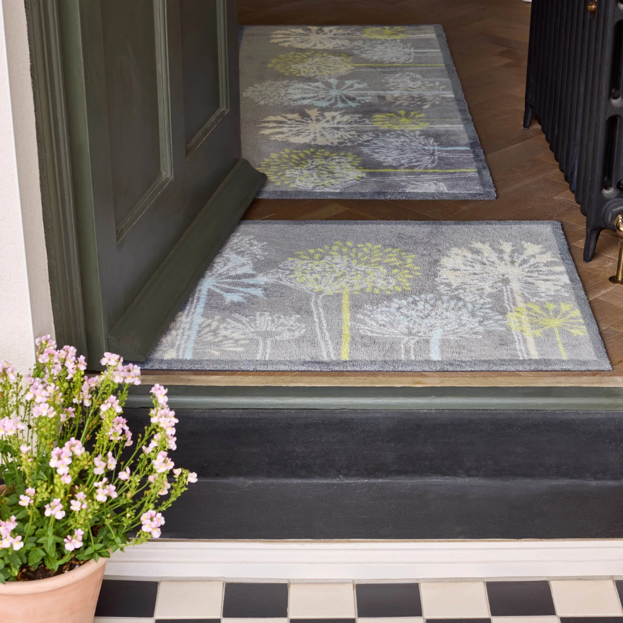 Nature 17 Dandelions Doormat - Grey product