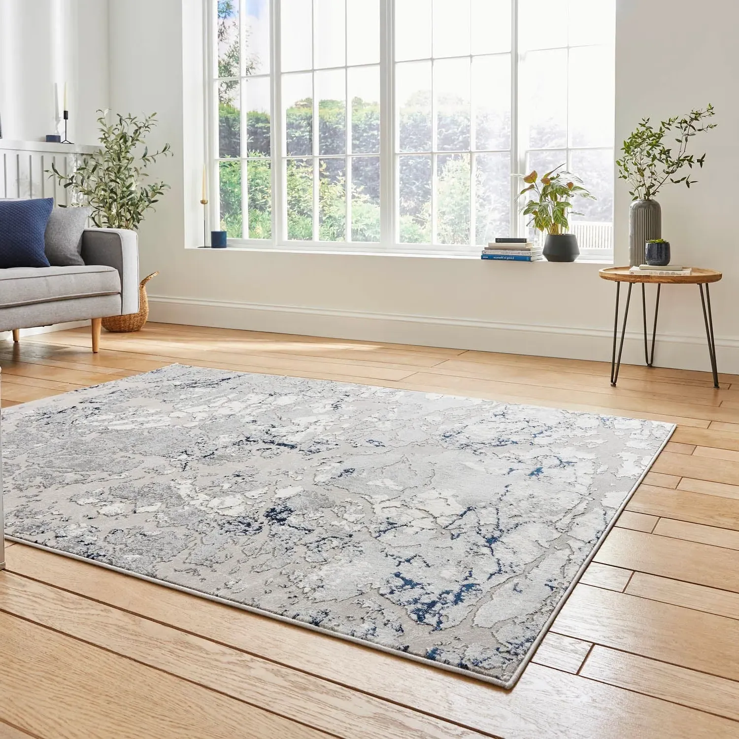 Abstract Rug with Dense Pile - Grey, Synthetic image