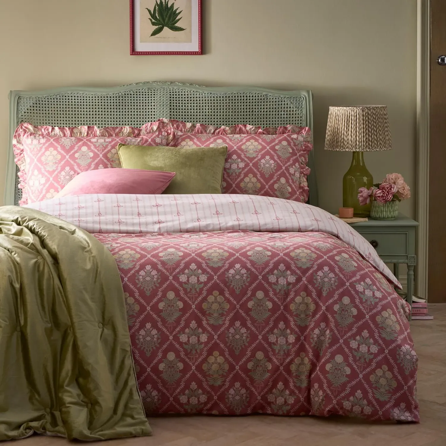 Aurelia Double Reversible Duvet Set Ruffle Edge - Pink, Cotton product