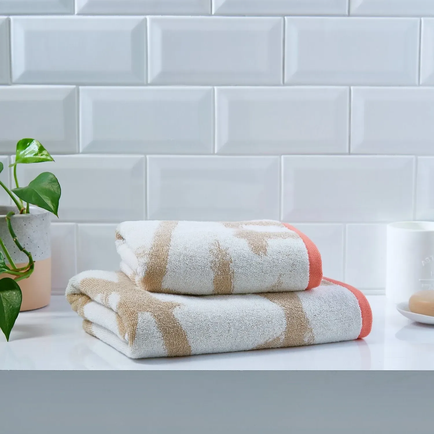 Bath Towel Geometric Pattern - Natural, Cotton