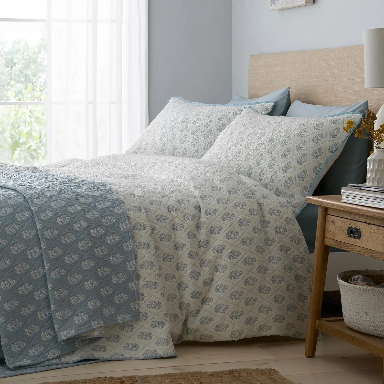 Block Floral Trellis Single Duvet Set - Blue product
