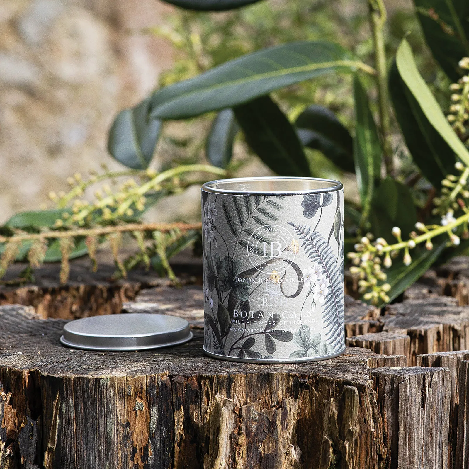 Botanical Tin Candle with Dried Flowers - Green