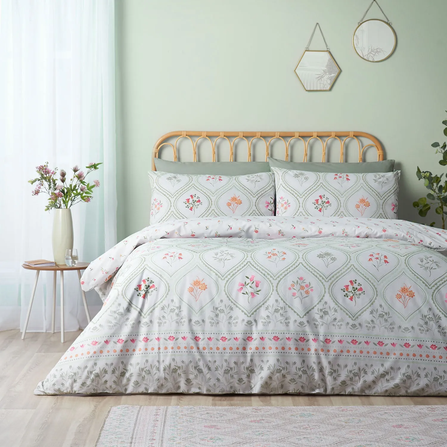 Catherine Lansfield Cameo Floral Single Duvet Set - Green product
