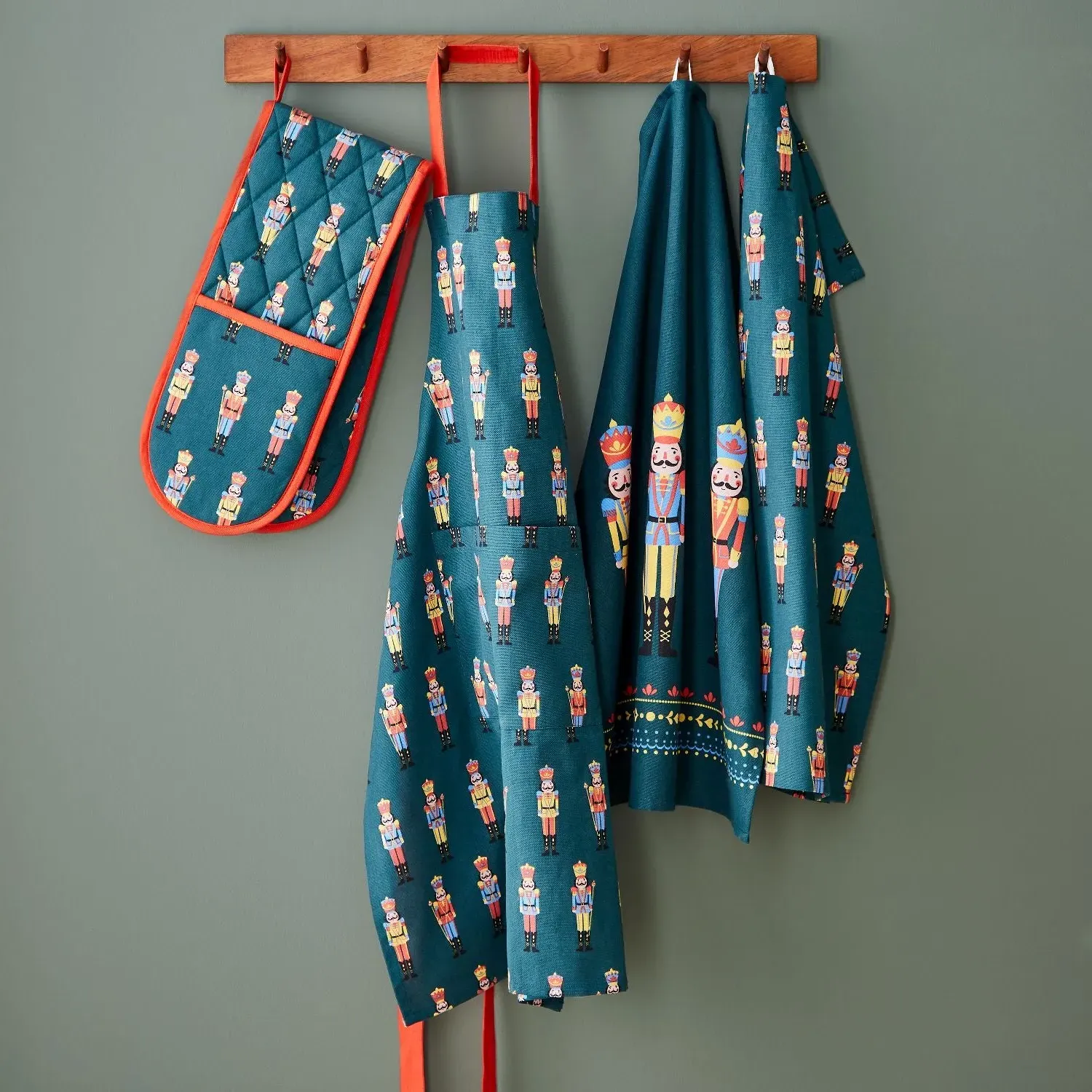 Catherine Lansfield Christmas Nutcracker Tea Towels Pack of 4 - Green, Cotton by Julian Charles, alternate view