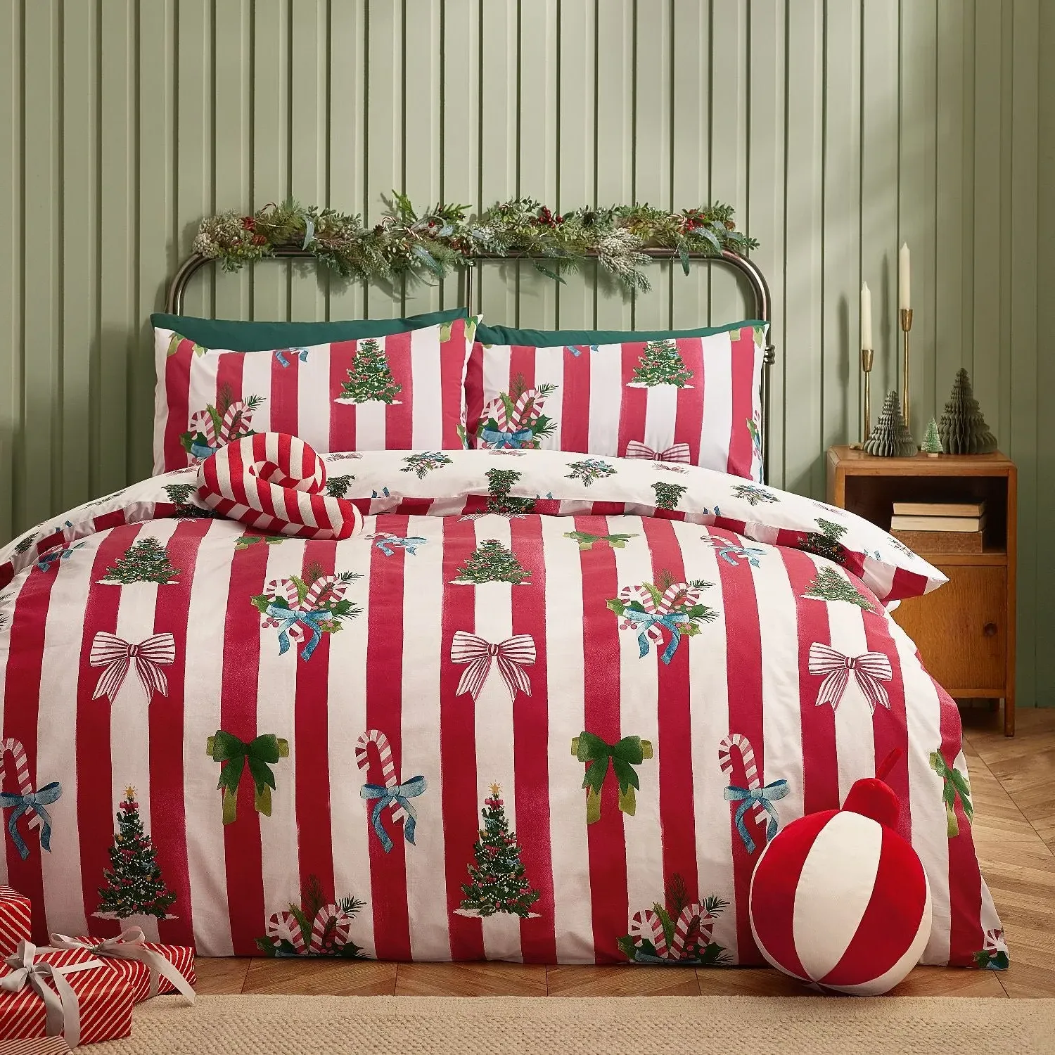 Catherine Lansfield Christmas Stripe Super King Duvet Set - Red by Julian Charles