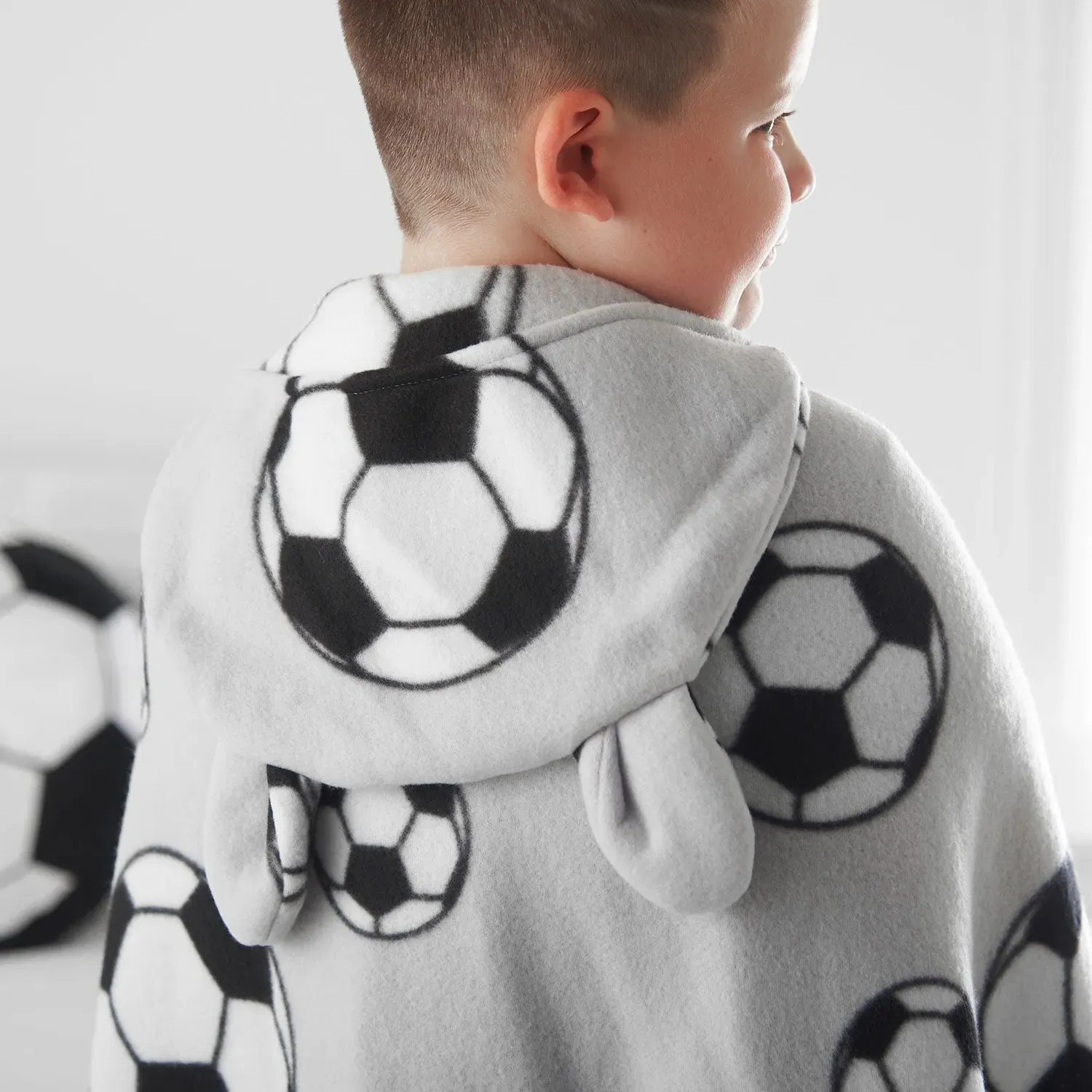 Catherine Lansfield Cosy Football Fleece Blanket Throw - Grey alternate view