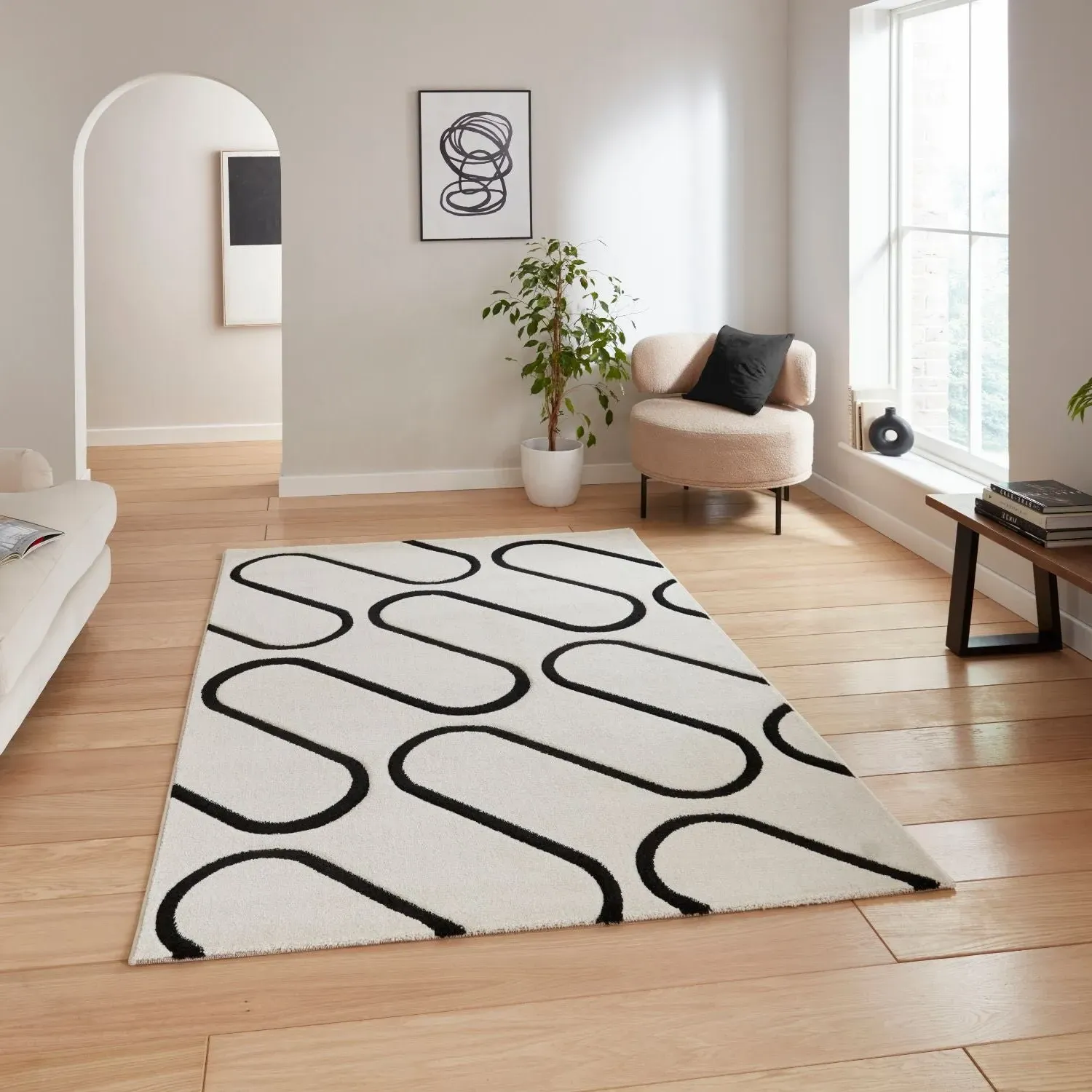 Linear Curve Rug - Black, Polypropylene product
