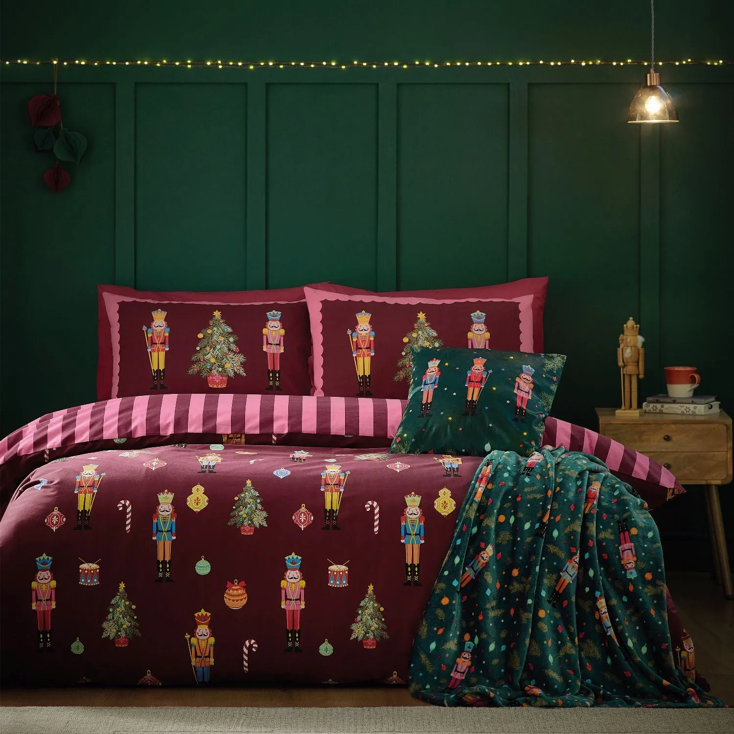 Catherine Lansfield Nutcracker Super King Reversible Duvet Set - Plum by Julian Charles