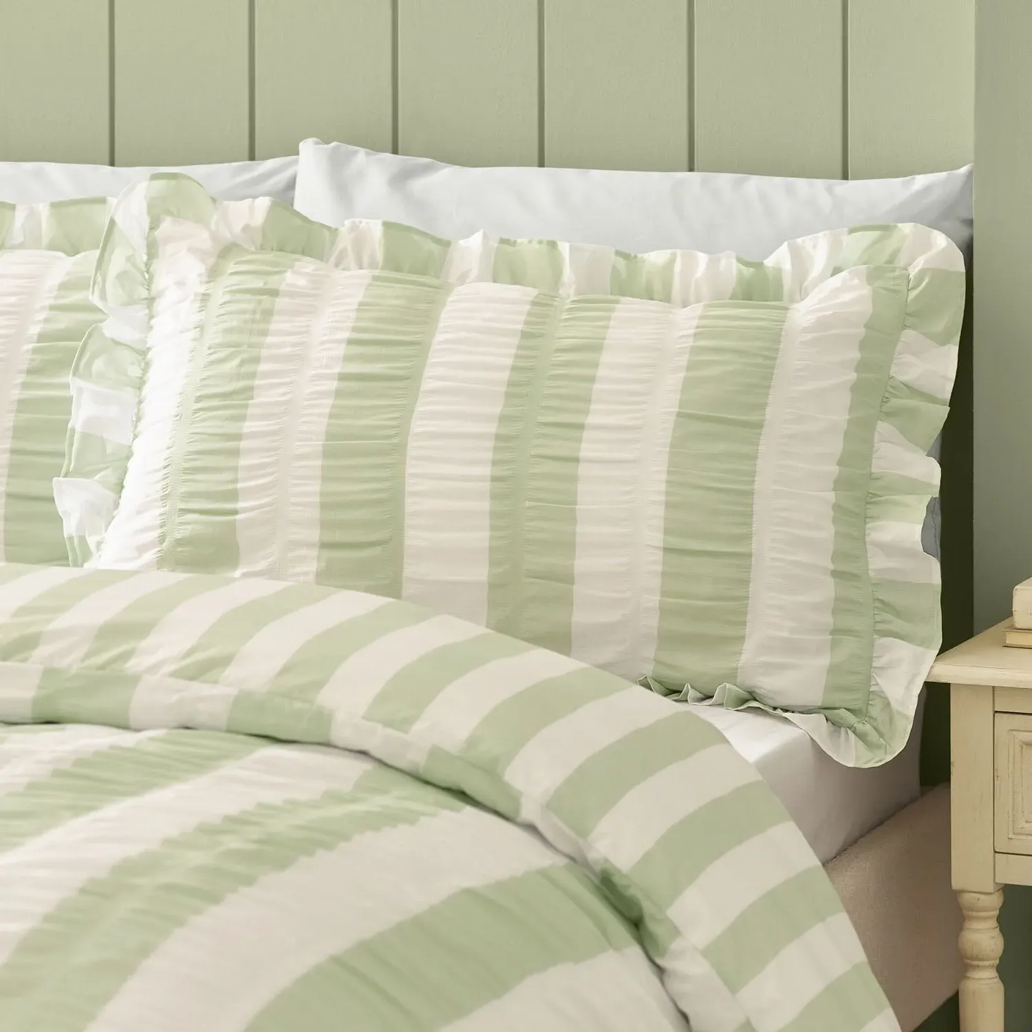 Catherine Lansfield Seersucker Frill Single Duvet Set - Sage Green alternate view