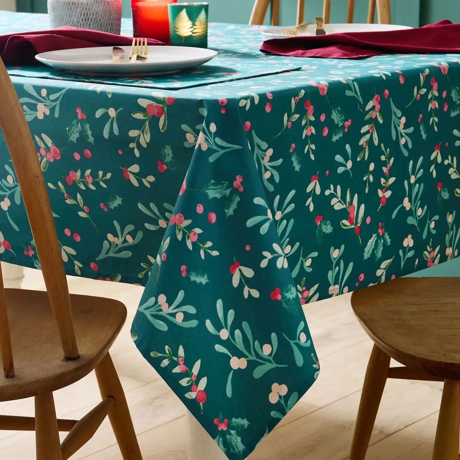 Christmas Holly Table Cloth - Green, Cotton