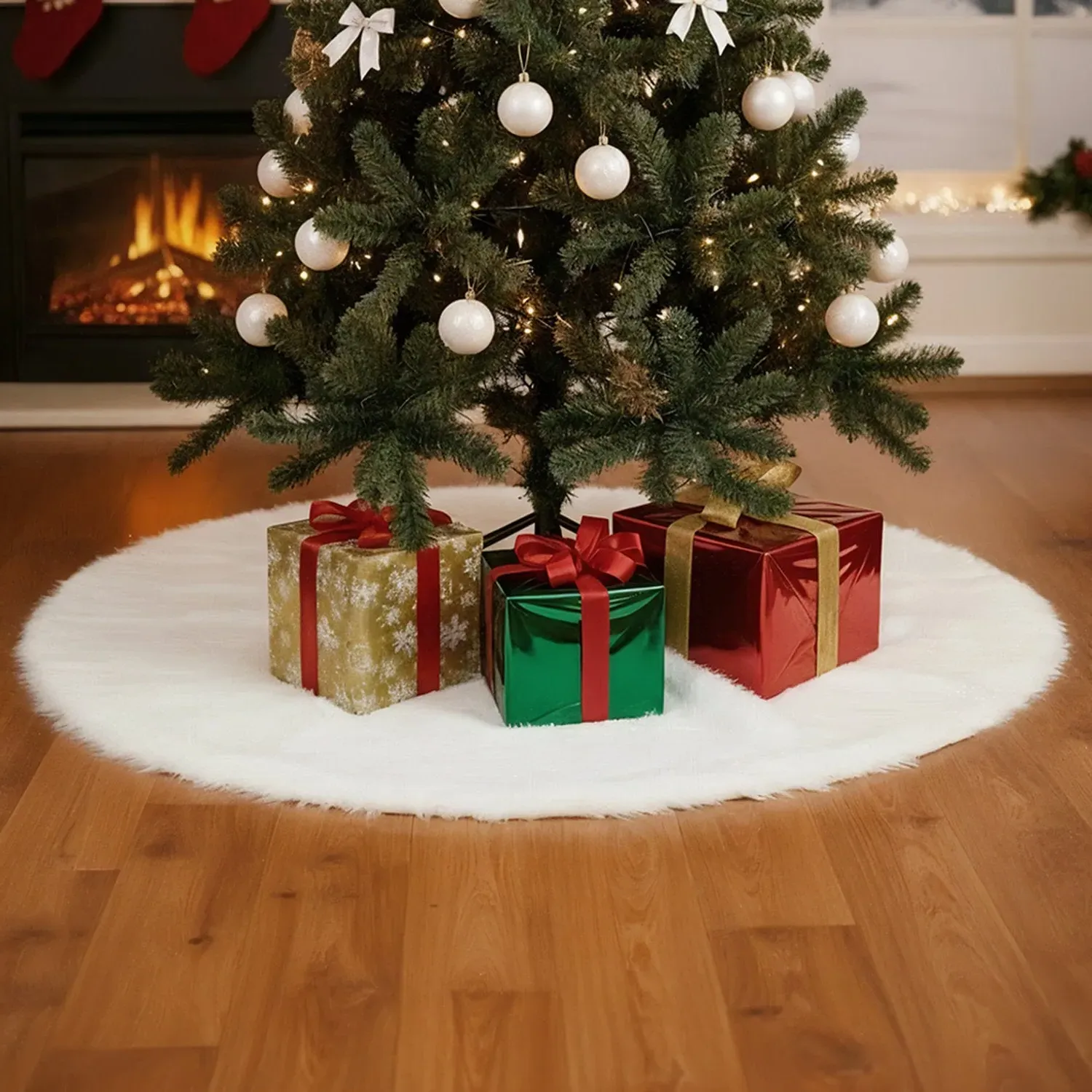 Christmas Tree Skirt 78cm - White, Plush by Julian Charles, alternate view