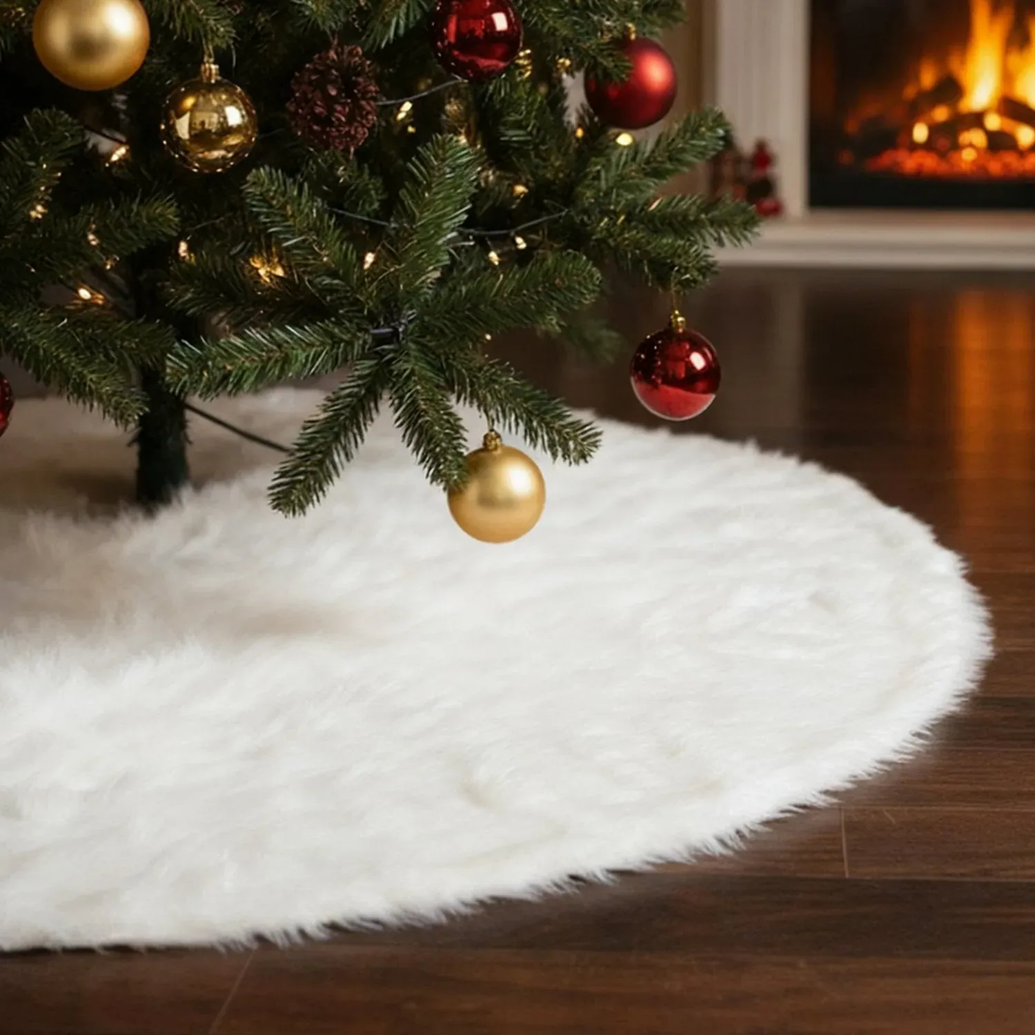 Christmas Tree Skirt 90cm - White, Plush by Julian Charles