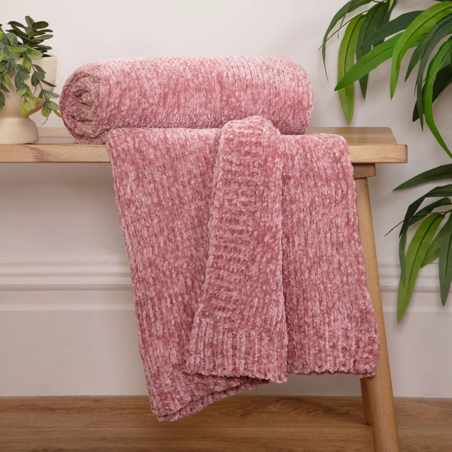 Cotswold Chenille Throw - Blush Pink product